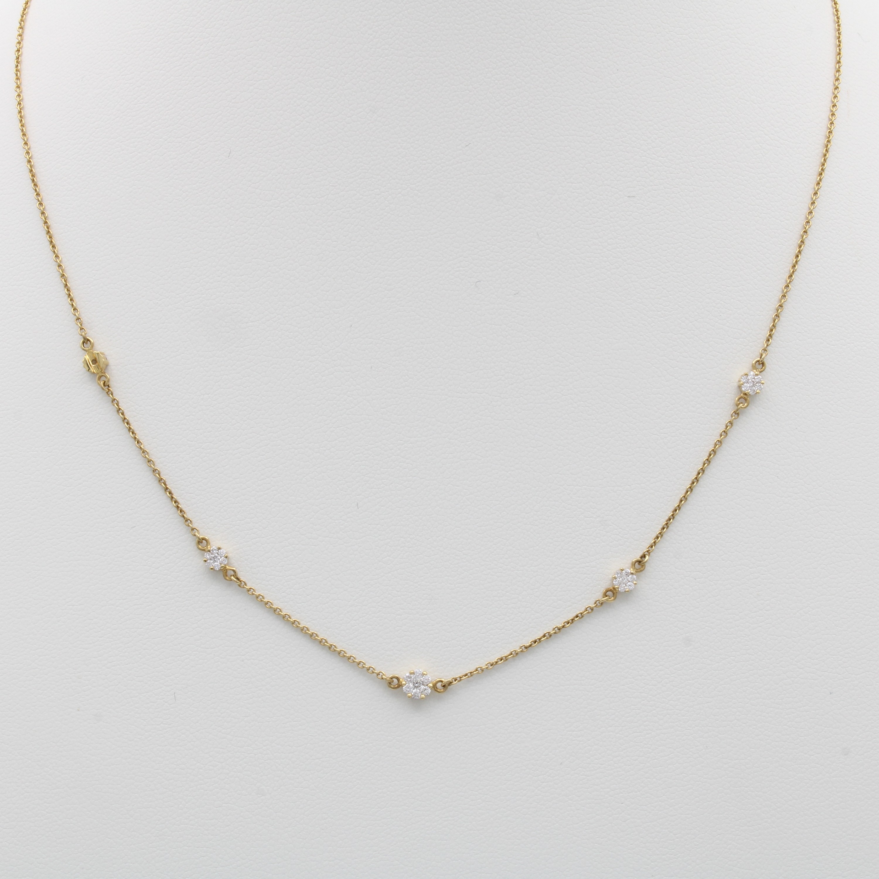 Image 27112152 - Collier mit Brillanten, GG 585/000, 5 blütenförm. Elemente bes. m. Brill. zus. ca. ...
