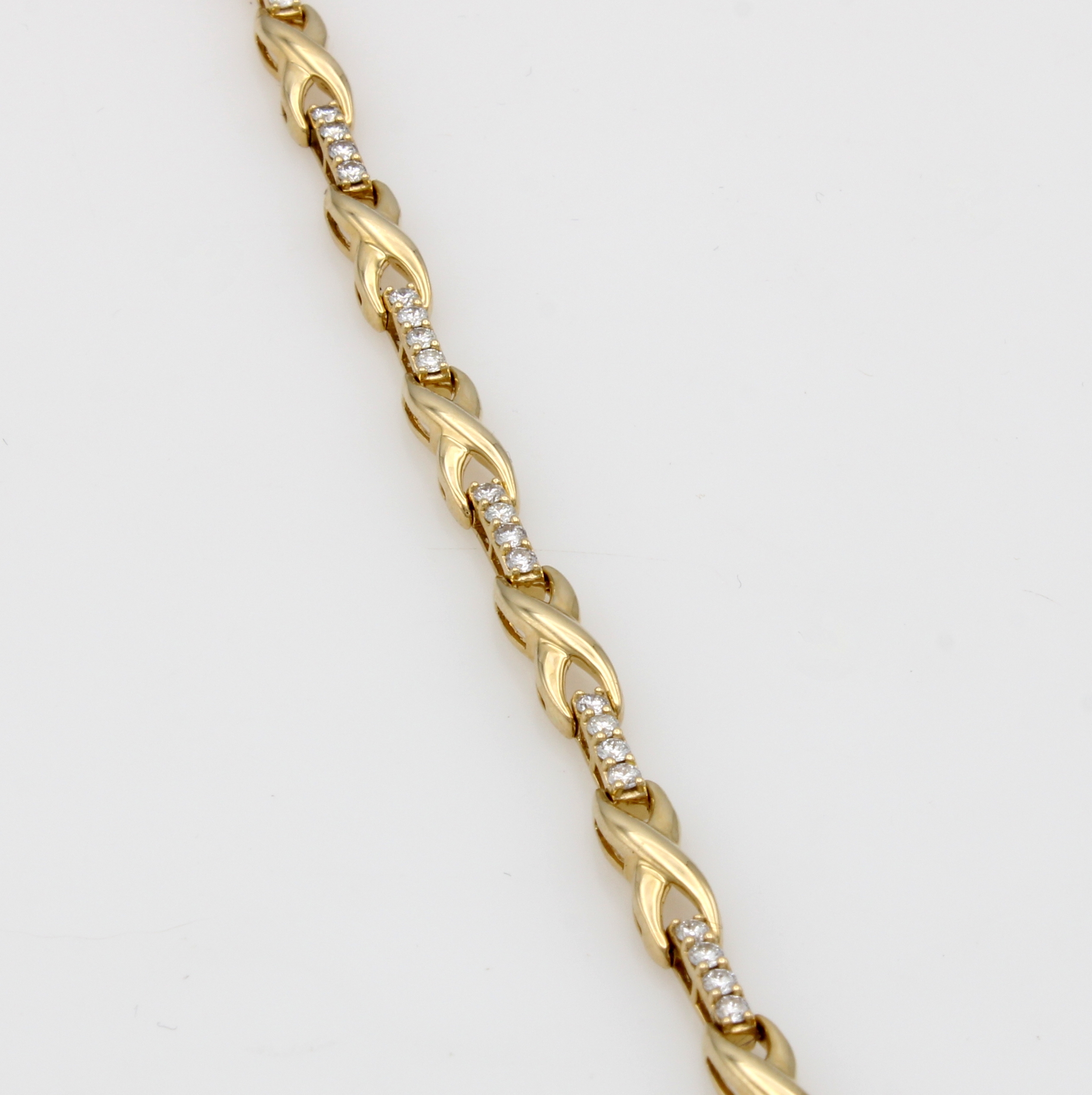 Image 27112162 - Armband mit Brillanten, GG 585/000, ´Infinity´-Elemente und Zwischenstege im Wechsel ...