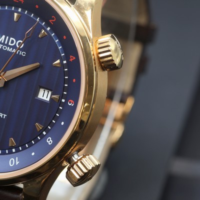 27112101b - MIDO Multifort GMT vergoldete Herrenarmbanduhr Referenz M005.929A, Schweiz um 2018, ...