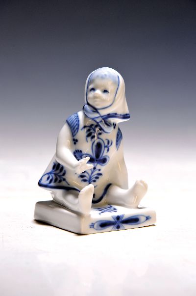 Image Porzellanfigur sitzendes Mädchen, Hanne Varming (1939-2022) für Royal Copenhagen, ...