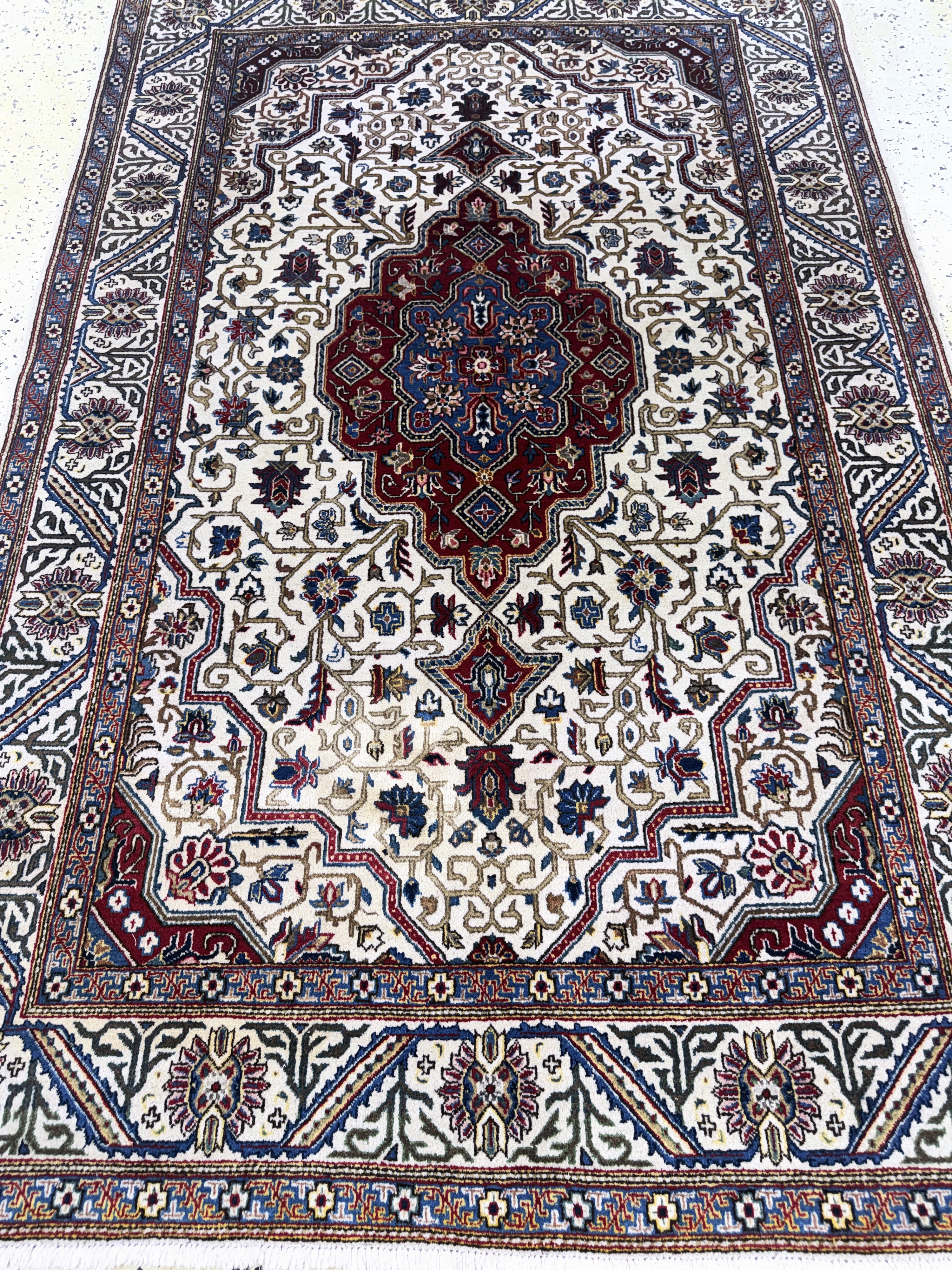 Detail e: Keschan fein alt, Persien, Mitte 20.Jhd, Wolle auf Baumwolle, ca. 210 x 135 cm, EHZ: 1-2