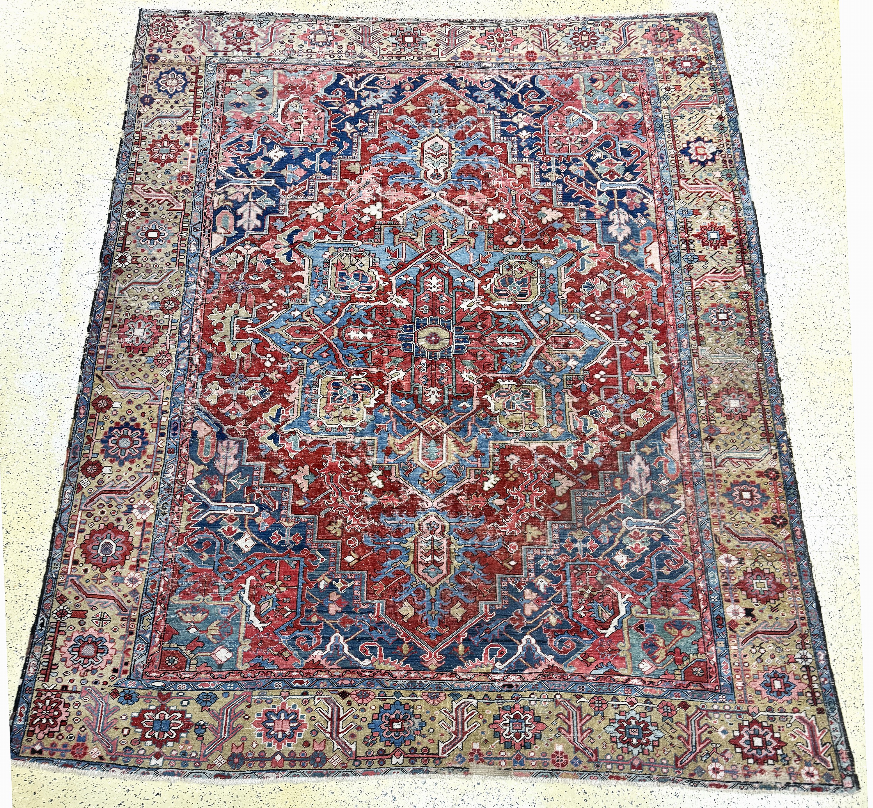 Image 27112219 - Antiker Heriz, Persien, 19.Jhd, Wolle auf Baumwolle, ca. 415 x 340 cm, Mottenfraß, ...
