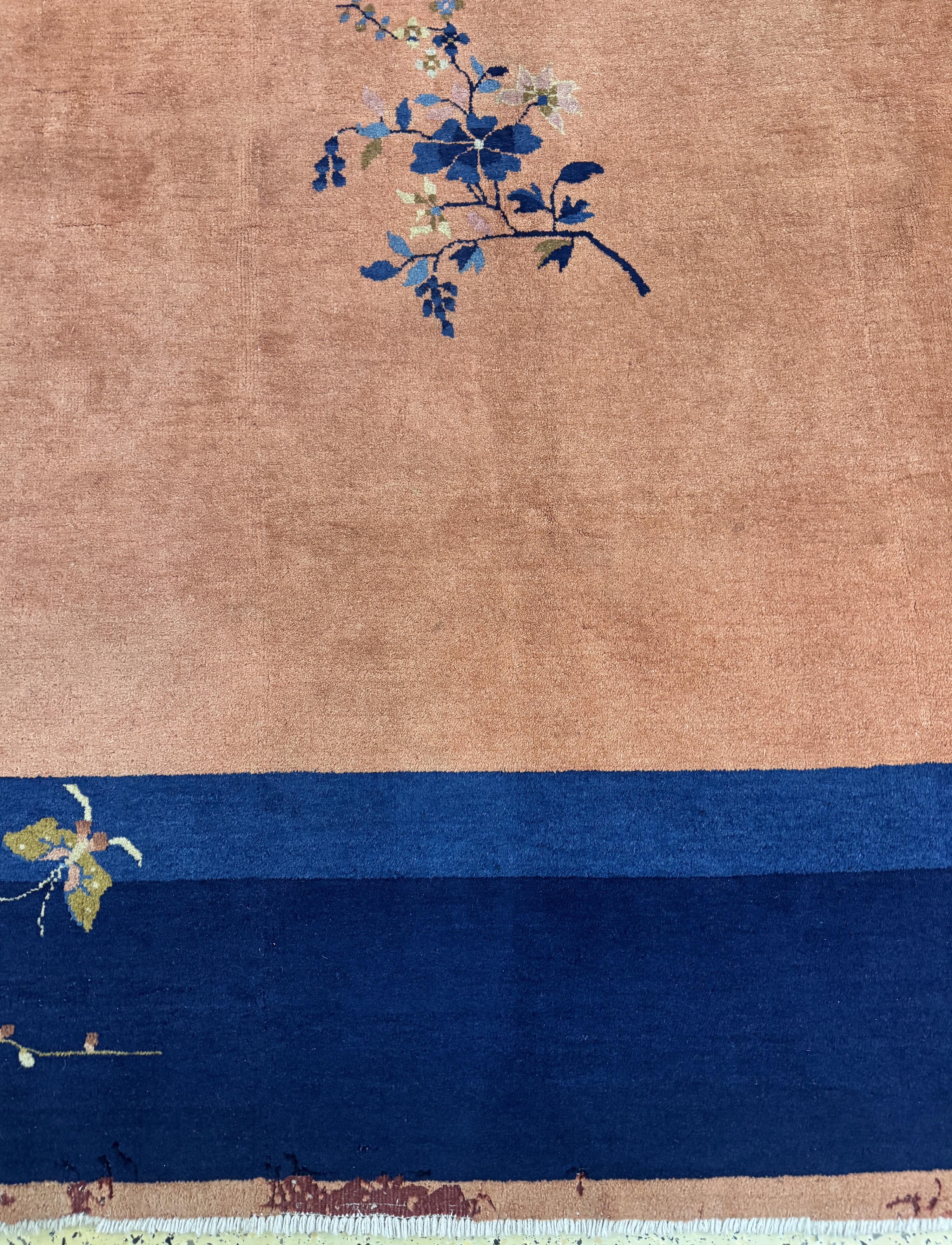 Detail b: Peking antik, China, um 1900, Wolle auf Baumwolle, ca. 433 x 322 cm, Mottenfraß, EHZ: 3(gereinigt)