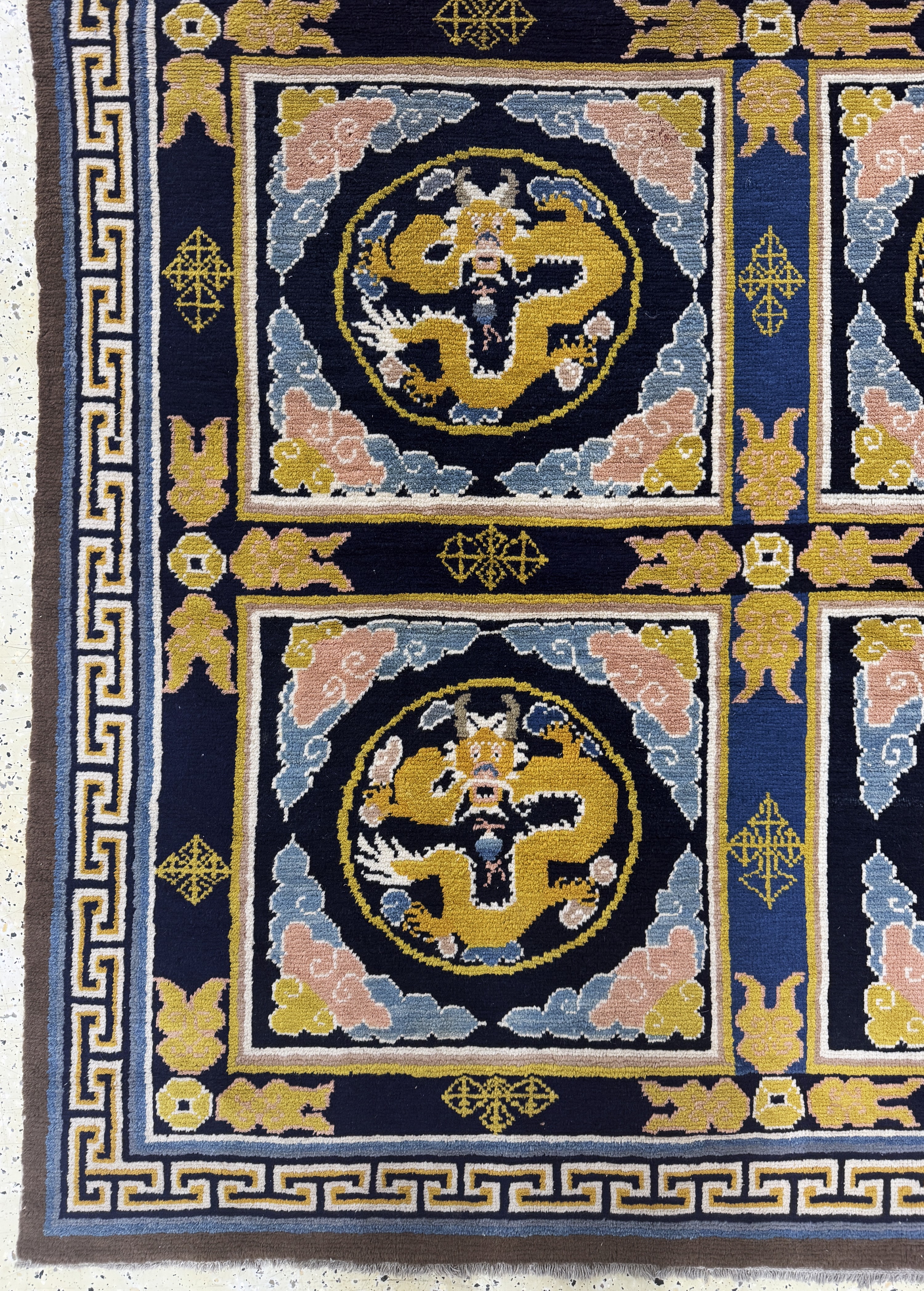 Detail c: Ning-Hsia antik signiert, China, um 1900, Wolle auf Baumwolle, ca. 320 x 340 cm, EHZ: 2