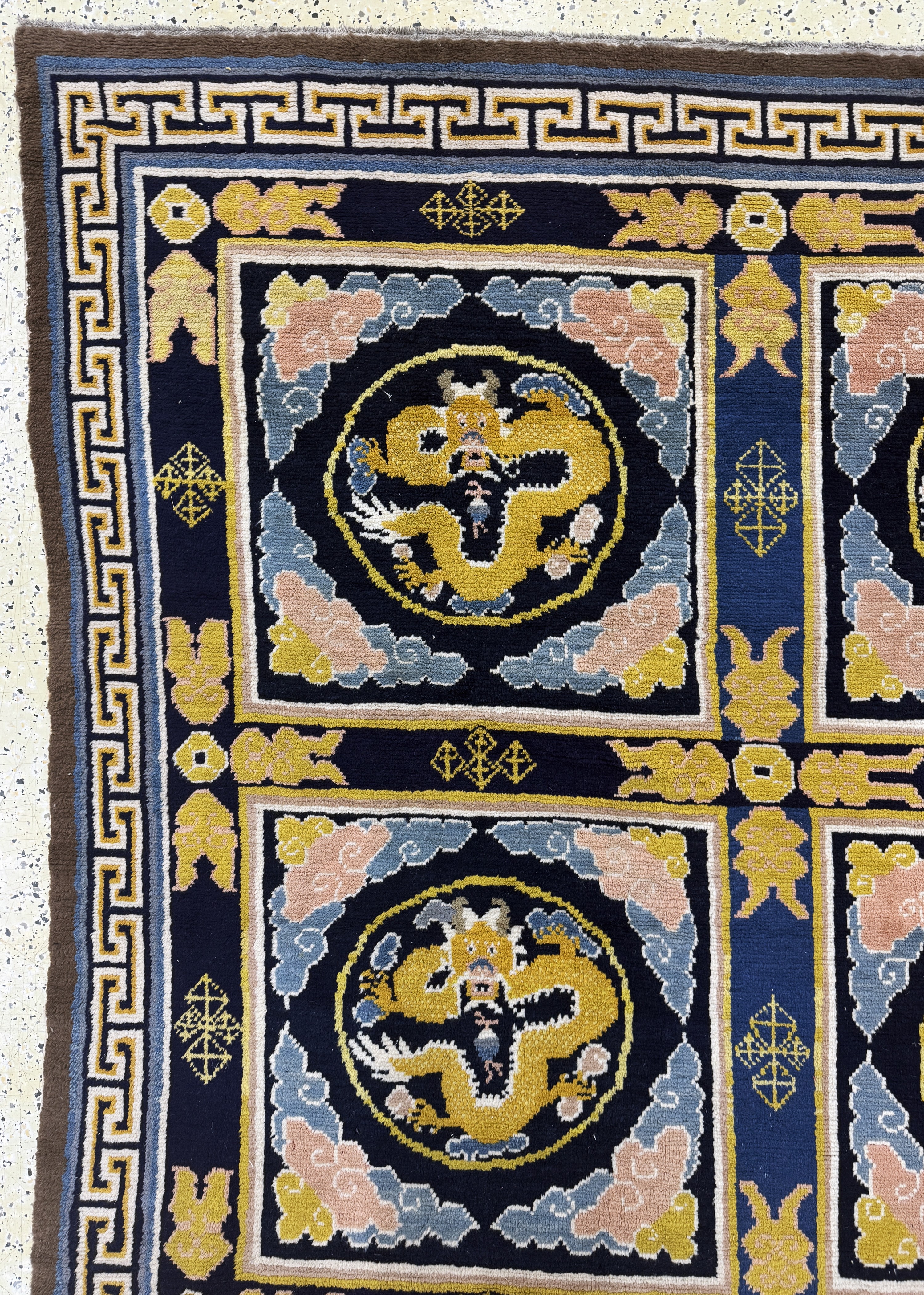 Detail d: Ning-Hsia antik signiert, China, um 1900, Wolle auf Baumwolle, ca. 320 x 340 cm, EHZ: 2