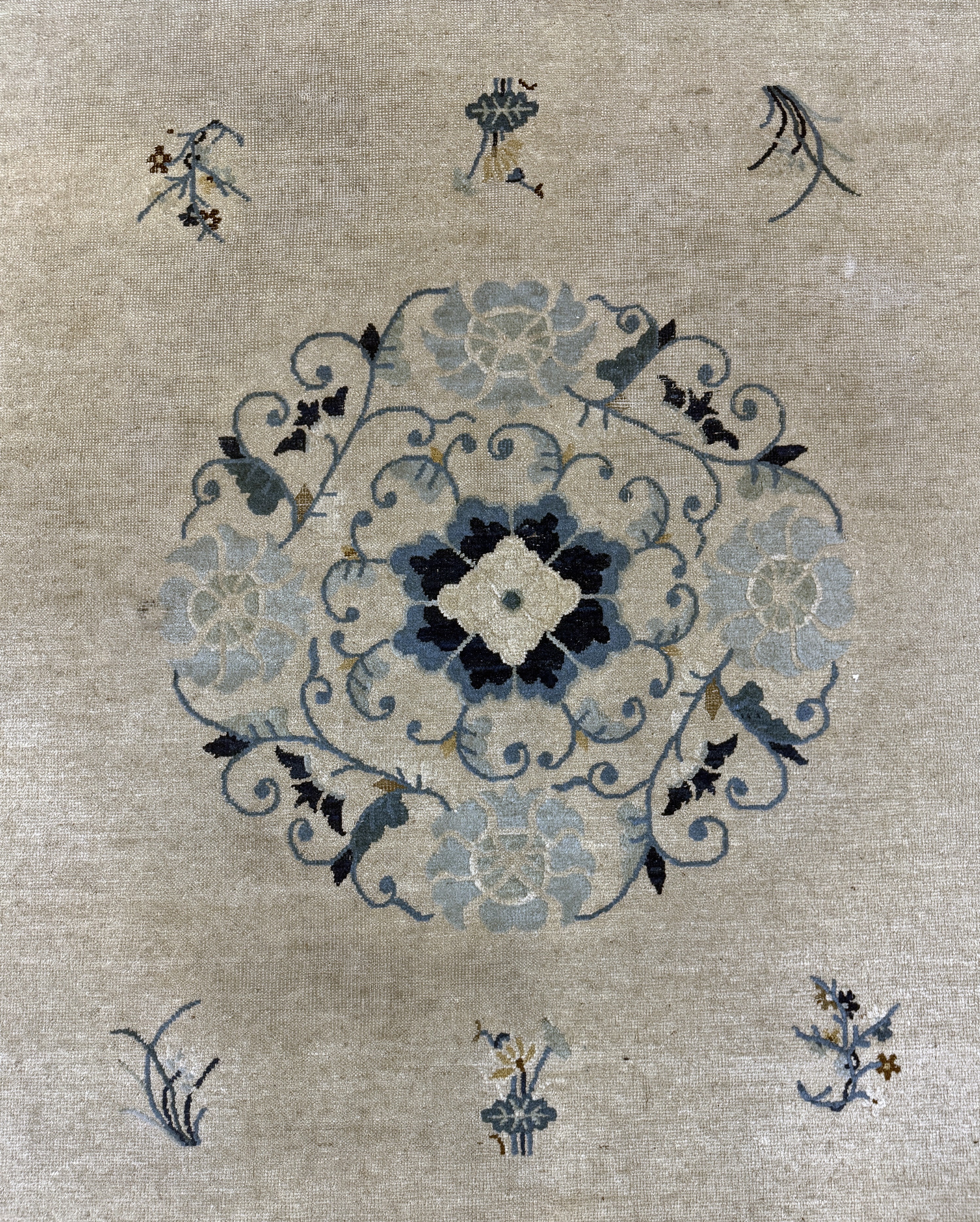 Detail d: Peking antik, China, um 1900, Wolle auf Baumwolle, ca. 350 x 277 cm, gereinigt, EHZ: 3