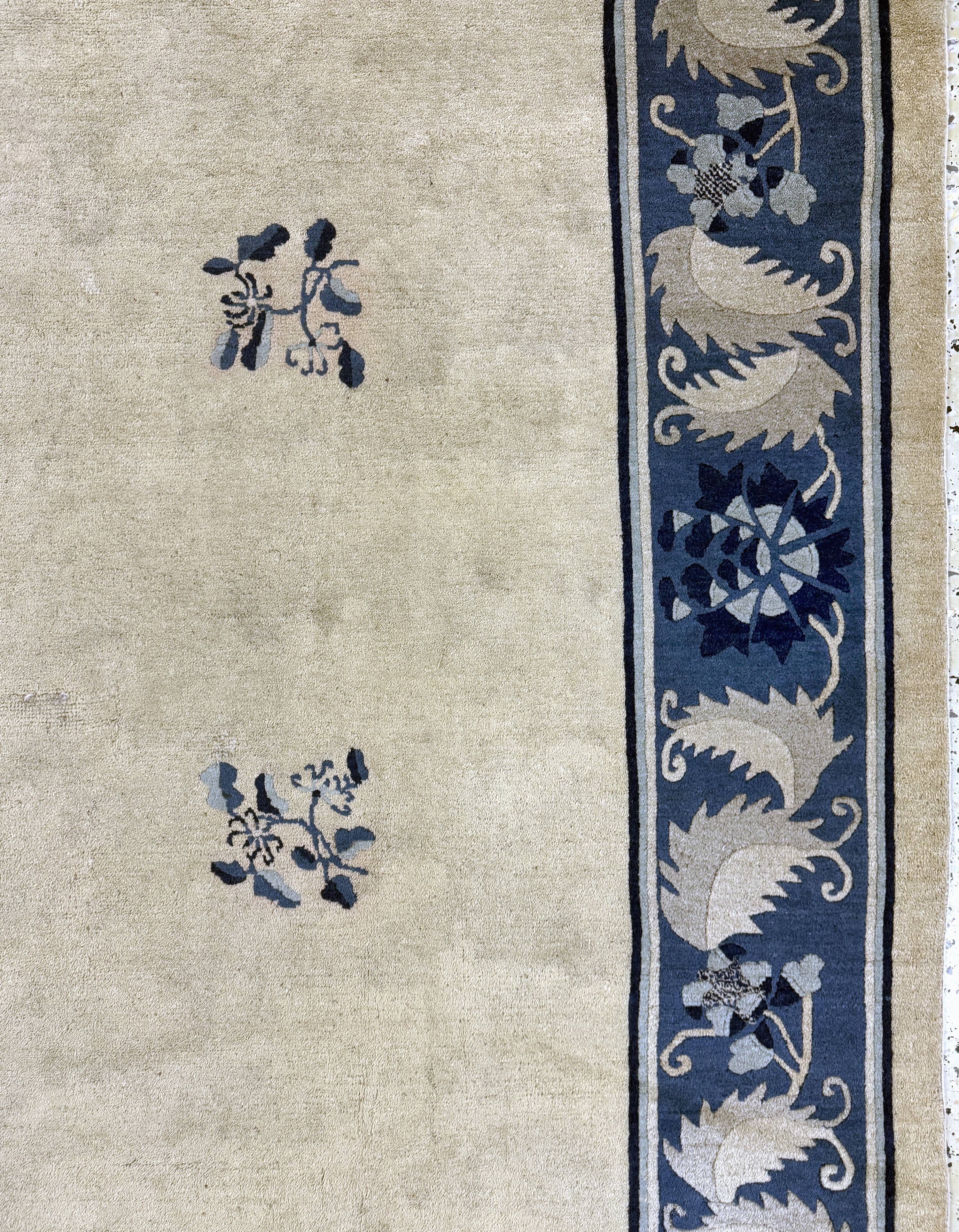 Detail e: Peking antik, China, um 1900, Wolle auf Baumwolle, ca. 340 x 270 cm, gereinigt, EHZ: 3(restauriert)