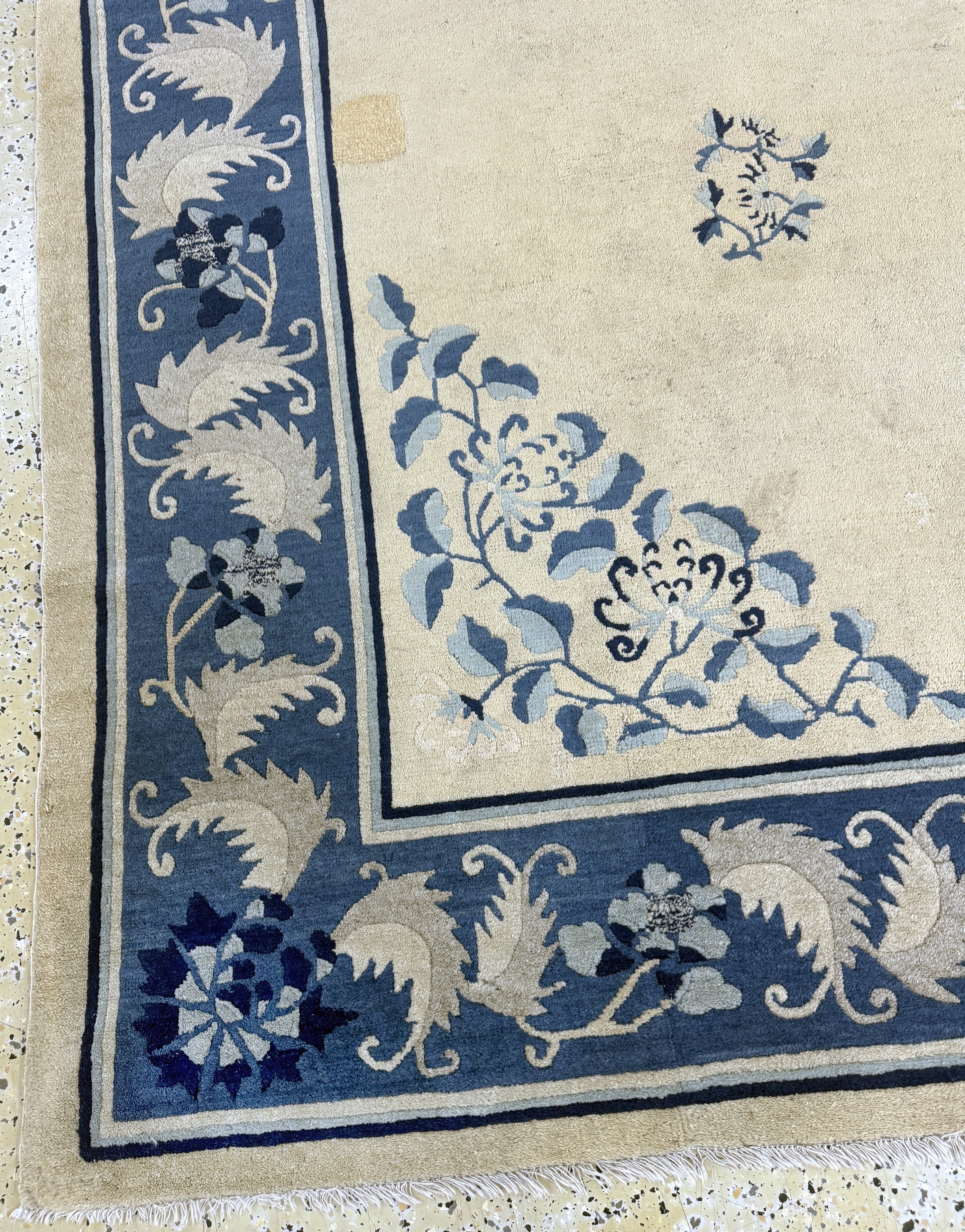 Detail h: Peking antik, China, um 1900, Wolle auf Baumwolle, ca. 340 x 270 cm, gereinigt, EHZ: 3(restauriert)