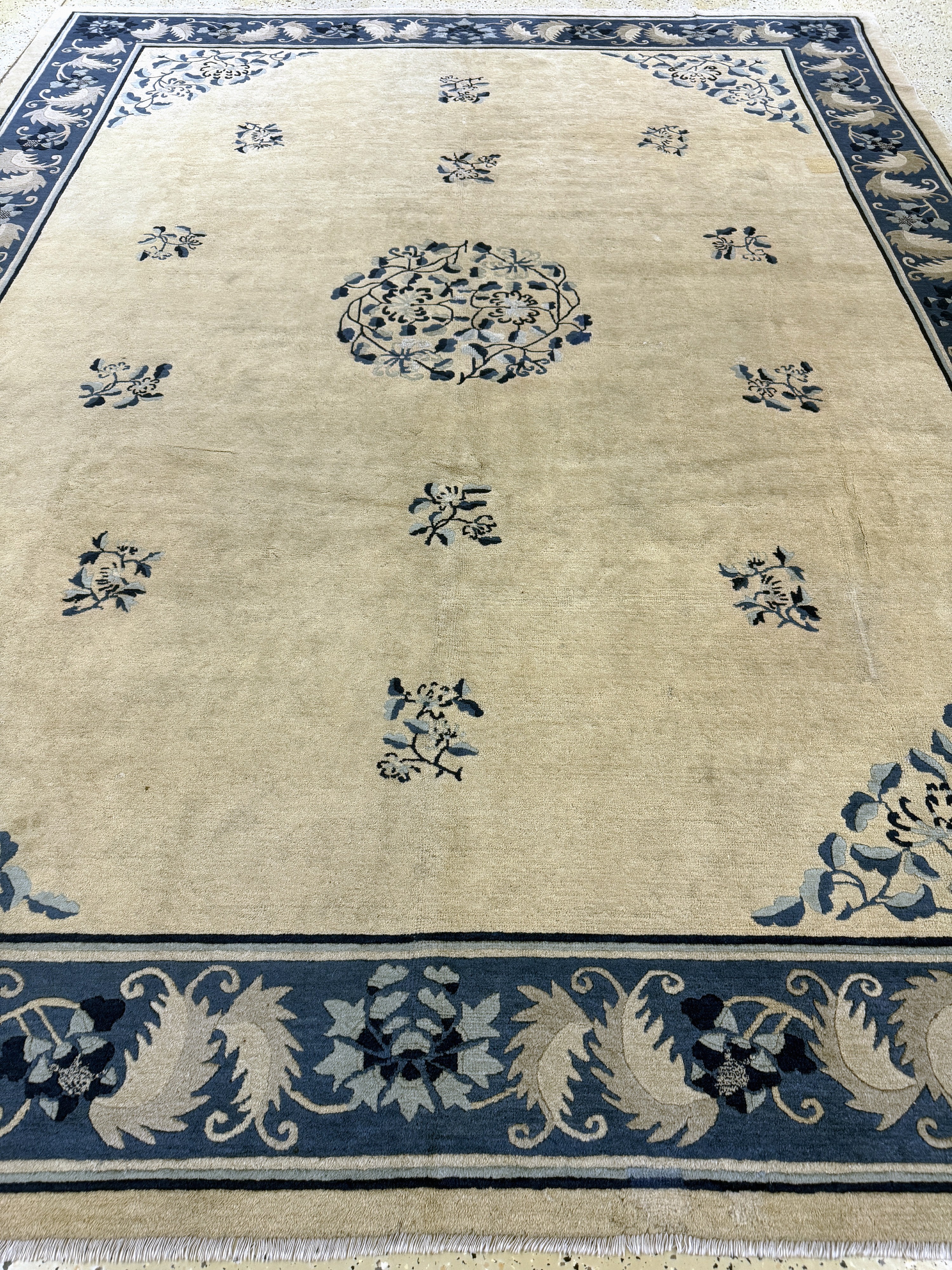 Detail i: Peking antik, China, um 1900, Wolle auf Baumwolle, ca. 340 x 270 cm, gereinigt, EHZ: 3(restauriert)