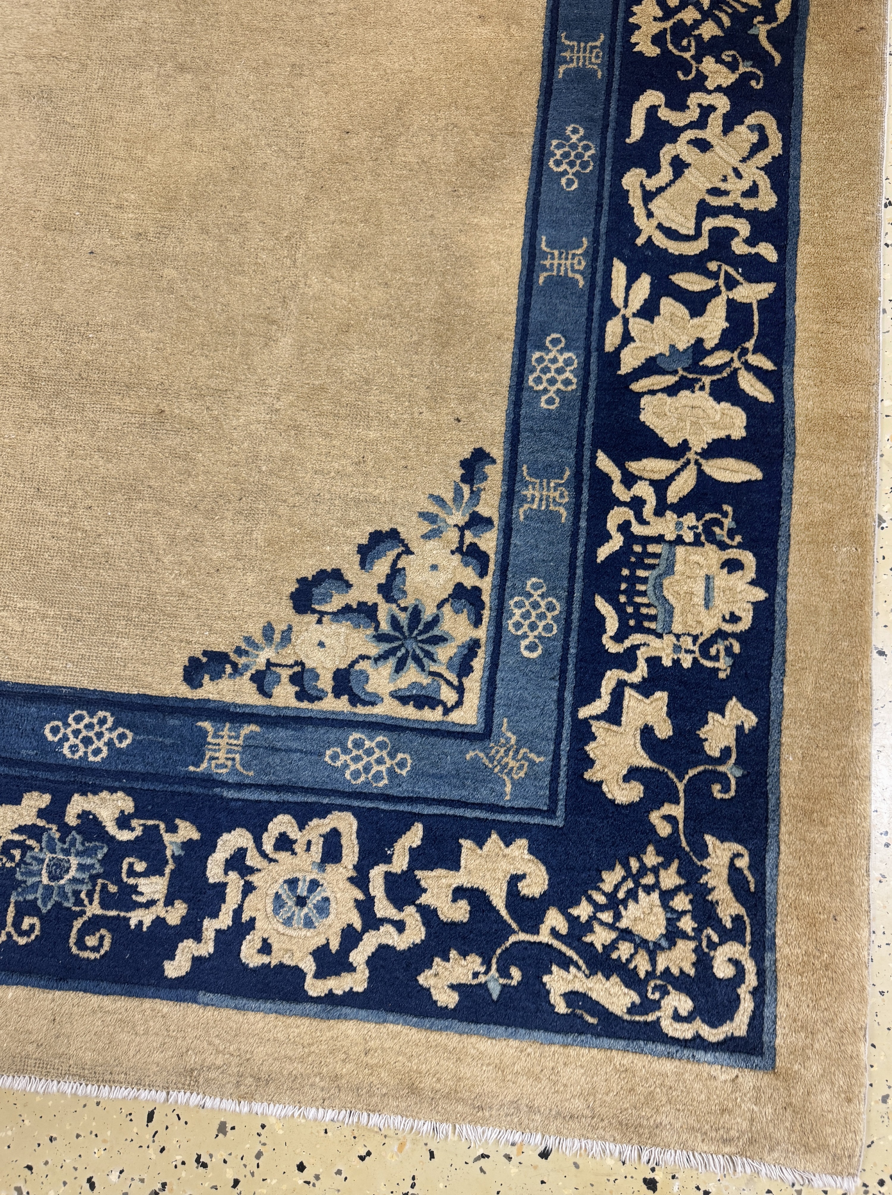 Detail a: Peking antik, China, um 1900, Wolle auf Baumwolle, ca. 350 x 273 cm, gereinigt, EHZ: 3(restauriert)
