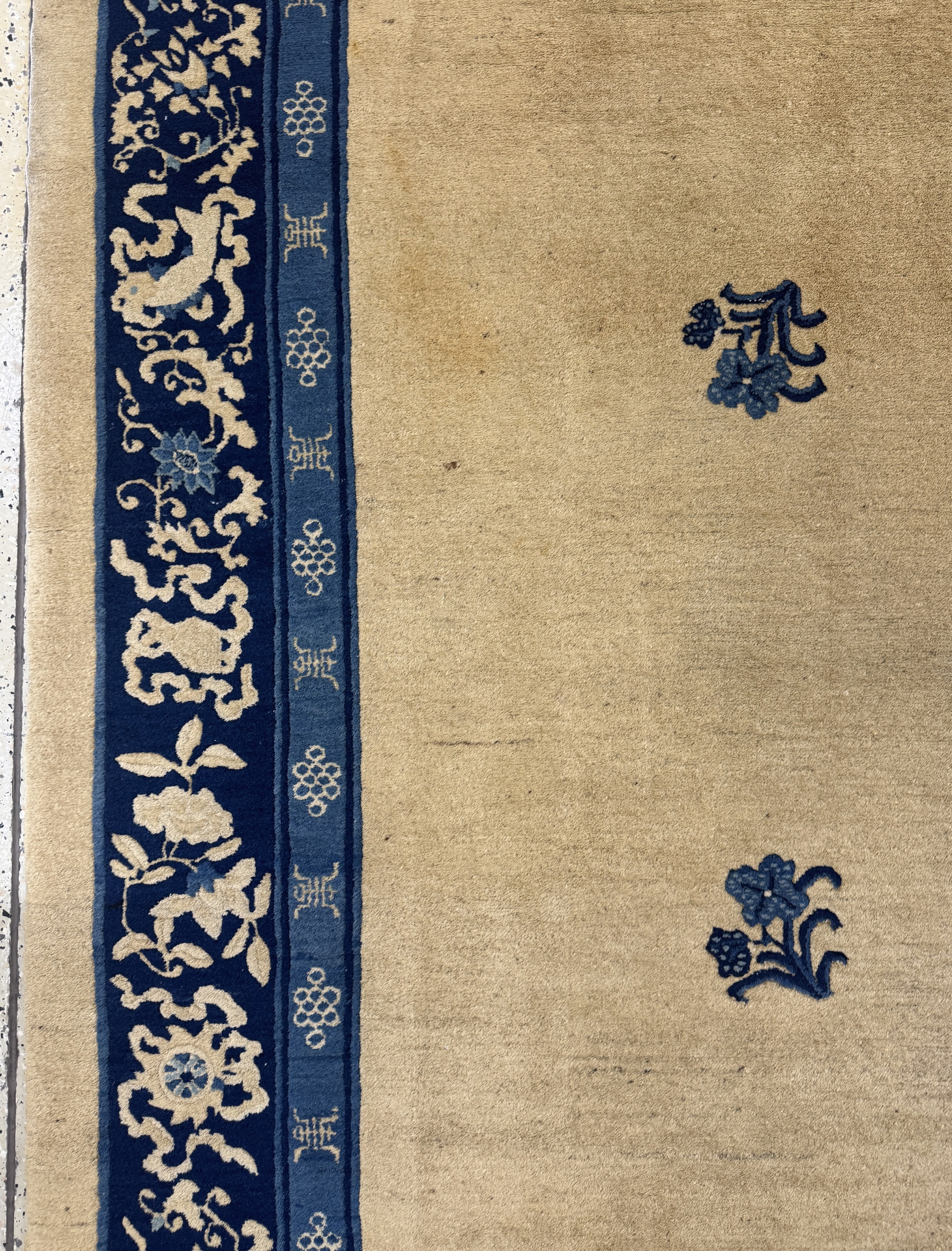 Detail d: Peking antik, China, um 1900, Wolle auf Baumwolle, ca. 350 x 273 cm, gereinigt, EHZ: 3(restauriert)