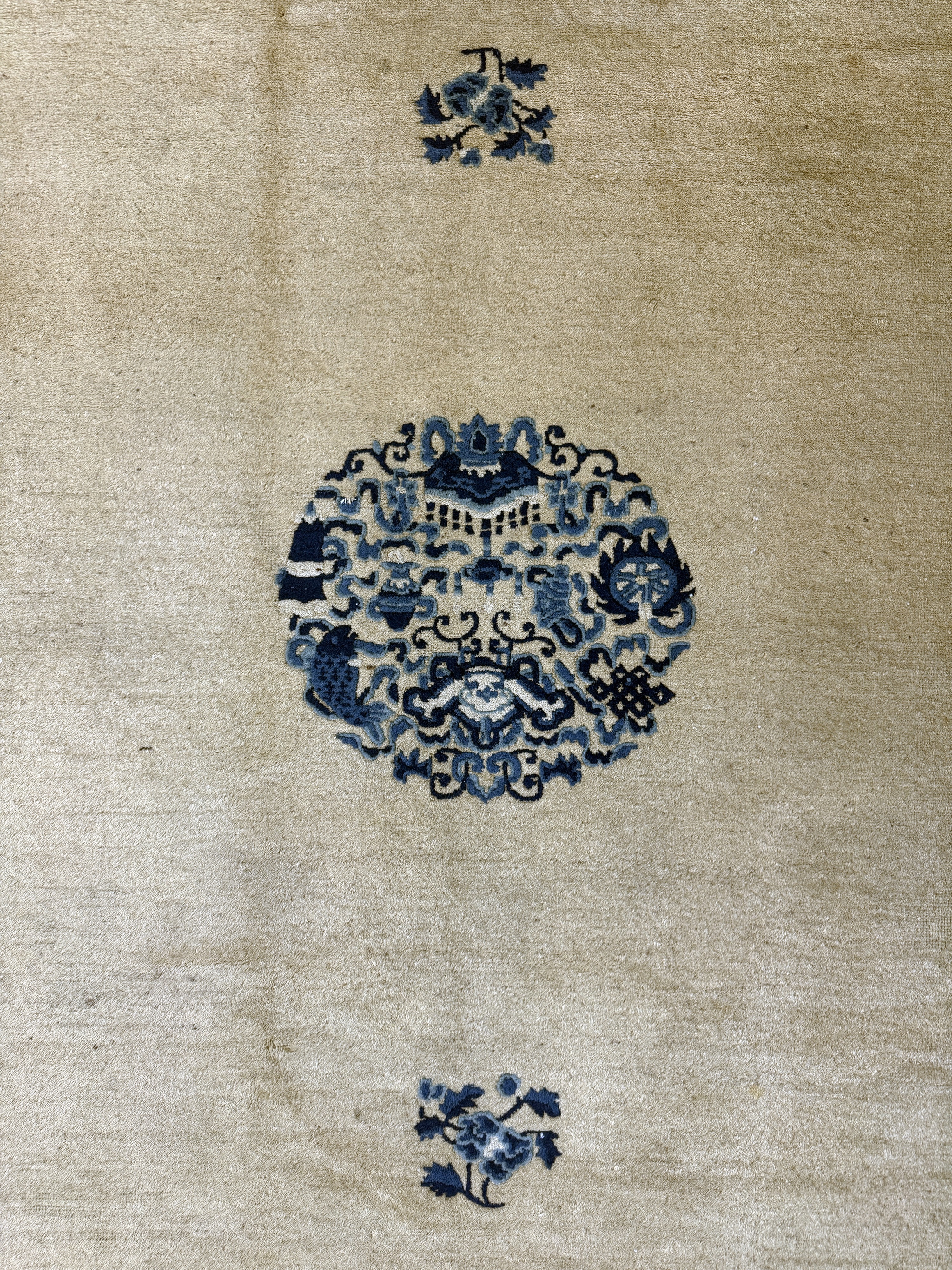 Detail e: Peking antik, China, um 1900, Wolle auf Baumwolle, ca. 350 x 273 cm, gereinigt, EHZ: 3(restauriert)