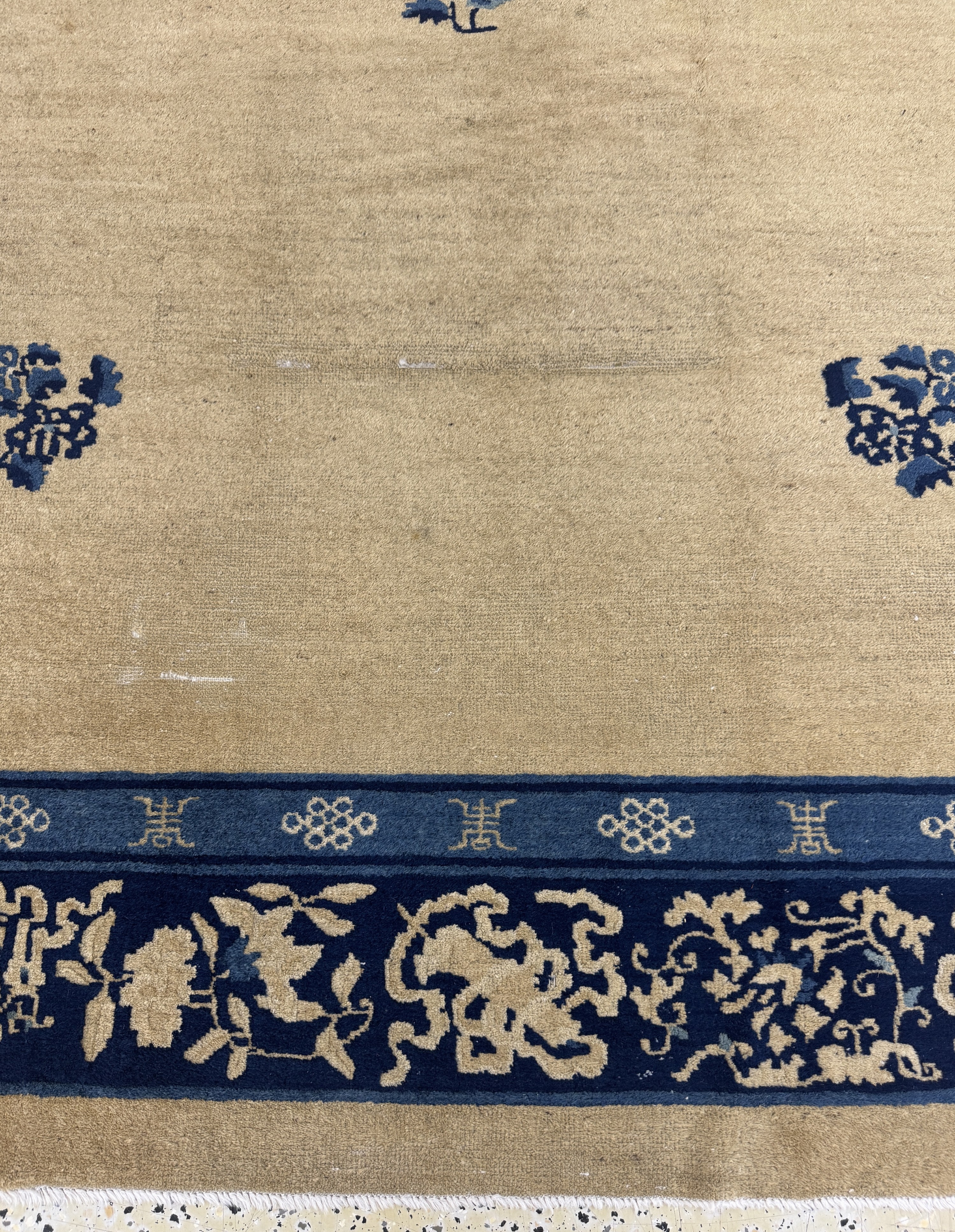 Detail h: Peking antik, China, um 1900, Wolle auf Baumwolle, ca. 350 x 273 cm, gereinigt, EHZ: 3(restauriert)