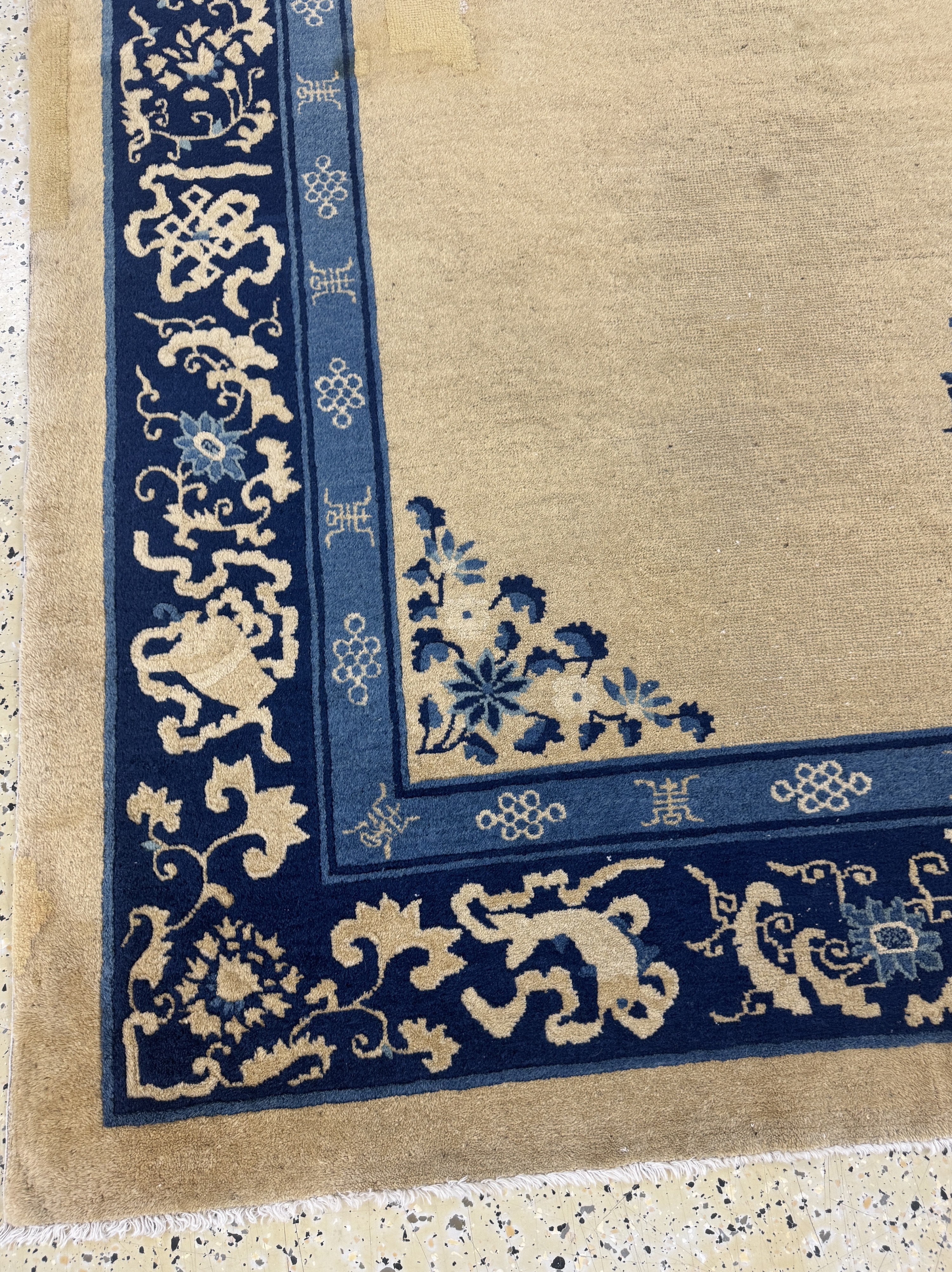 Detail i: Peking antik, China, um 1900, Wolle auf Baumwolle, ca. 350 x 273 cm, gereinigt, EHZ: 3(restauriert)