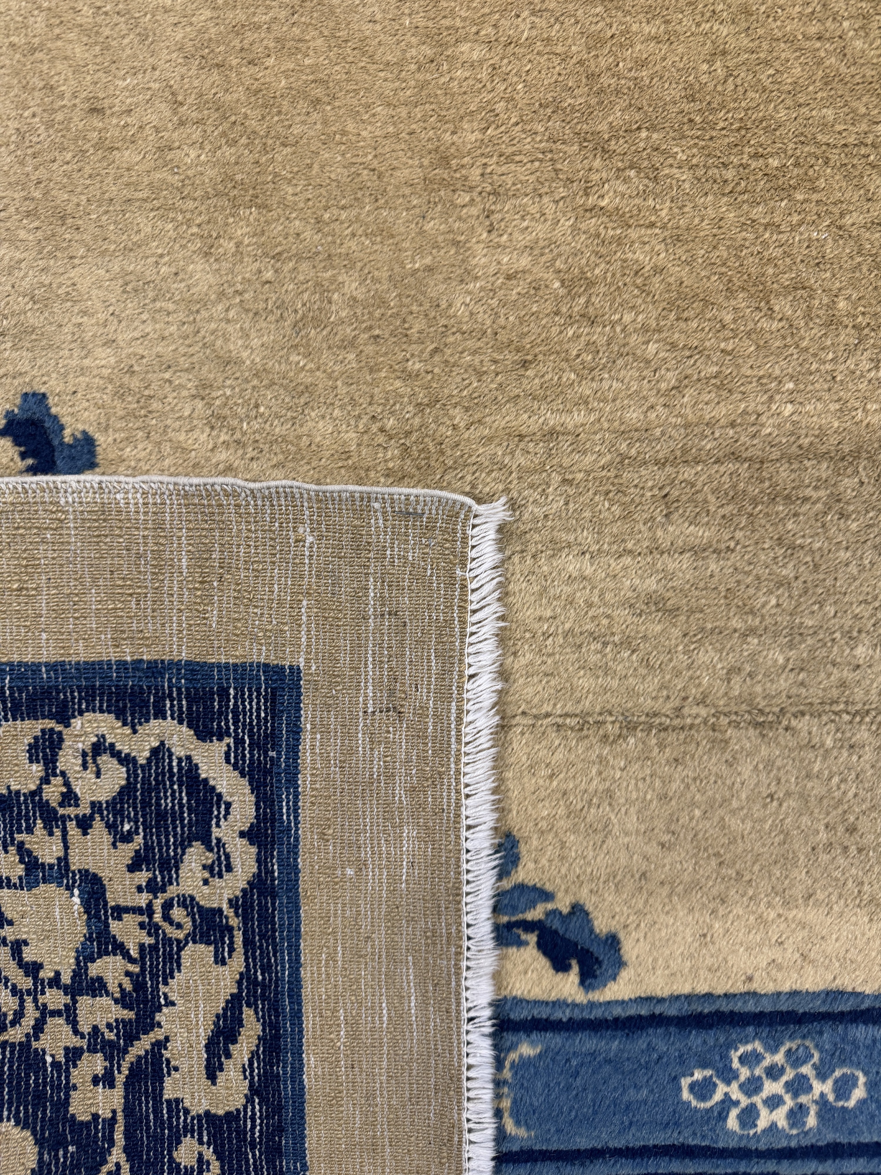 Detail l: Peking antik, China, um 1900, Wolle auf Baumwolle, ca. 350 x 273 cm, gereinigt, EHZ: 3(restauriert)