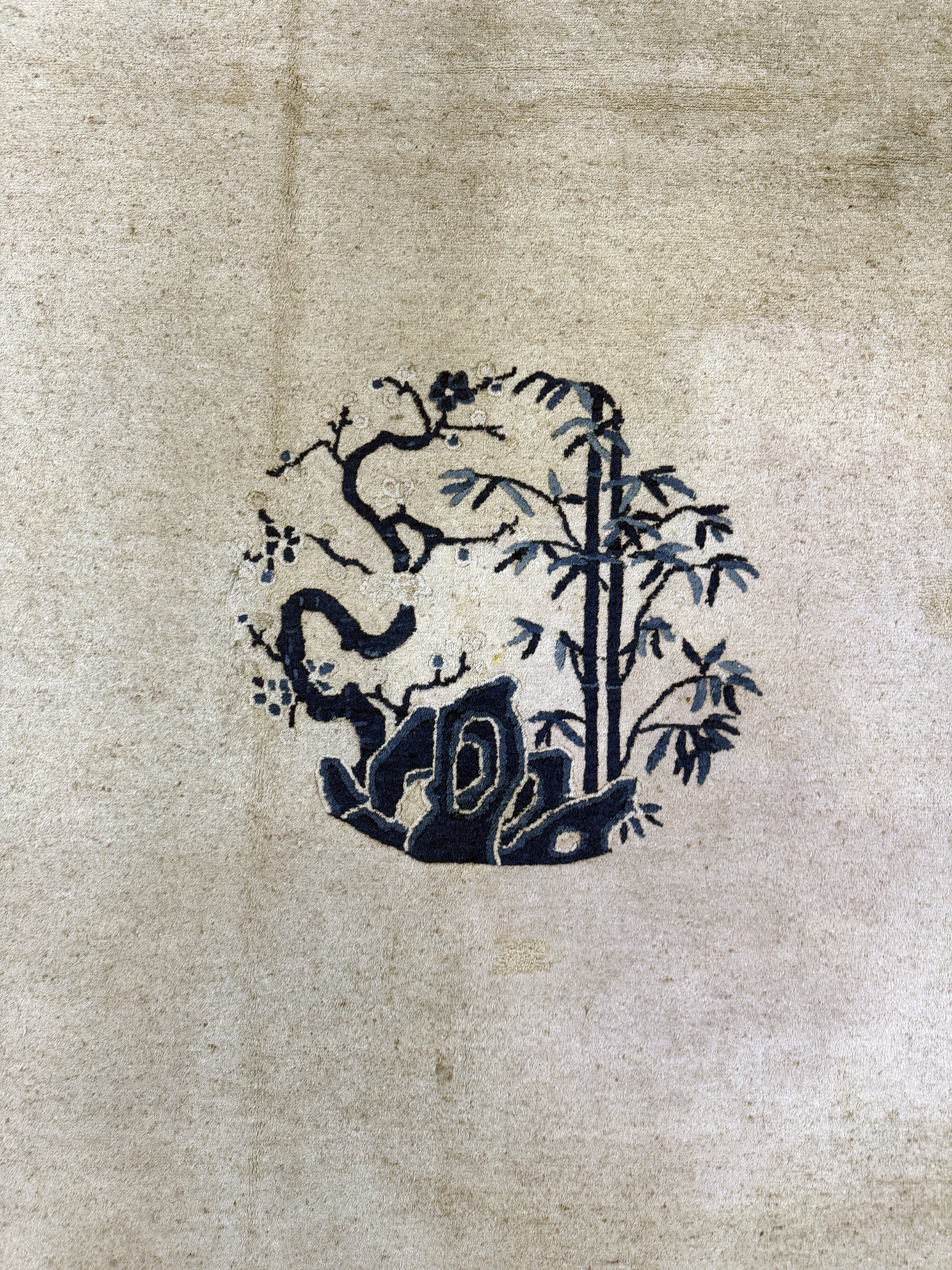 Detail c: Peking antik, China, um 1900, Wolle auf Baumwolle, ca. 350 x 267 cm, gereinigt, EHZ: 3(restauriert)