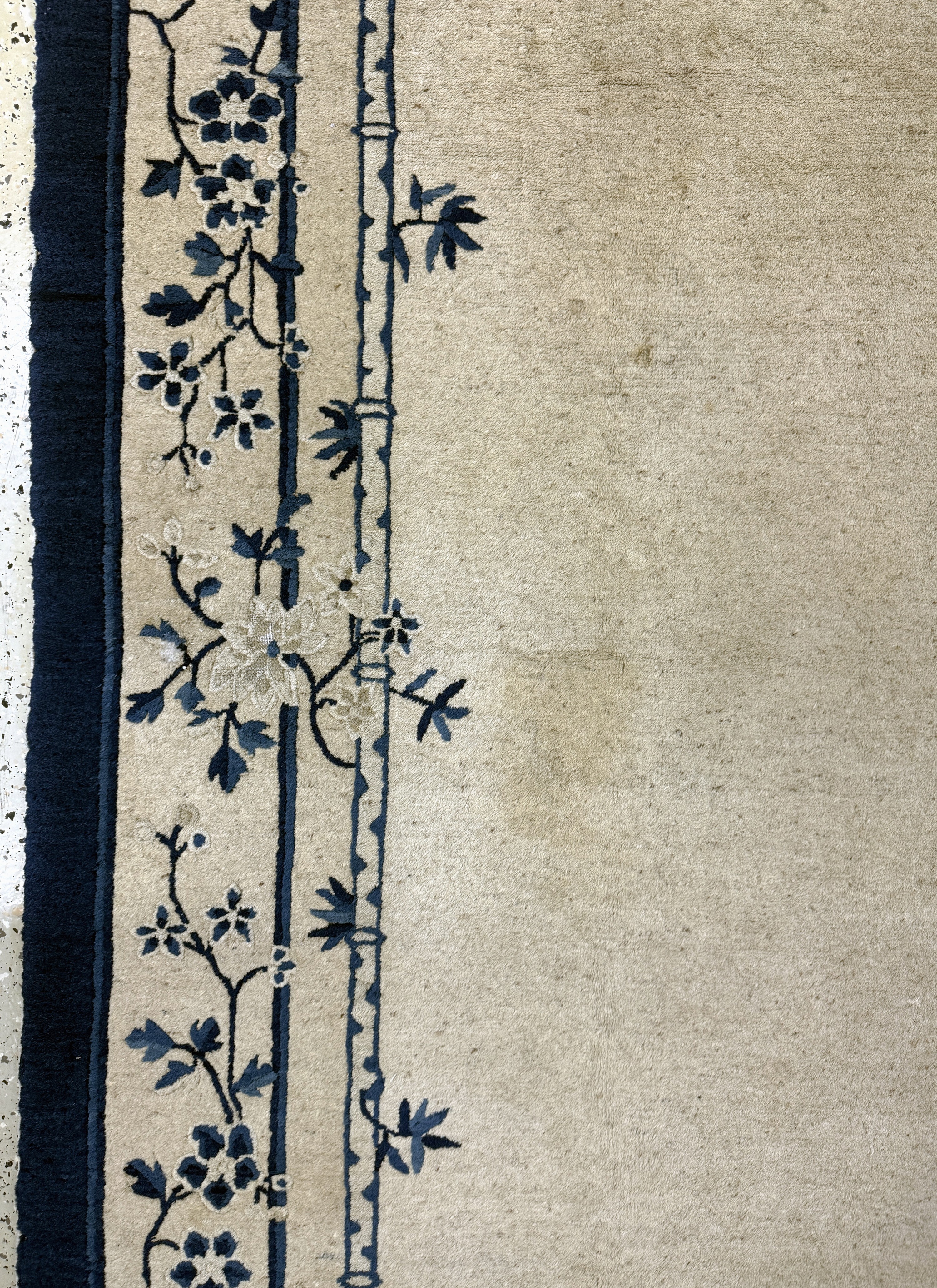 Detail d: Peking antik, China, um 1900, Wolle auf Baumwolle, ca. 350 x 267 cm, gereinigt, EHZ: 3(restauriert)