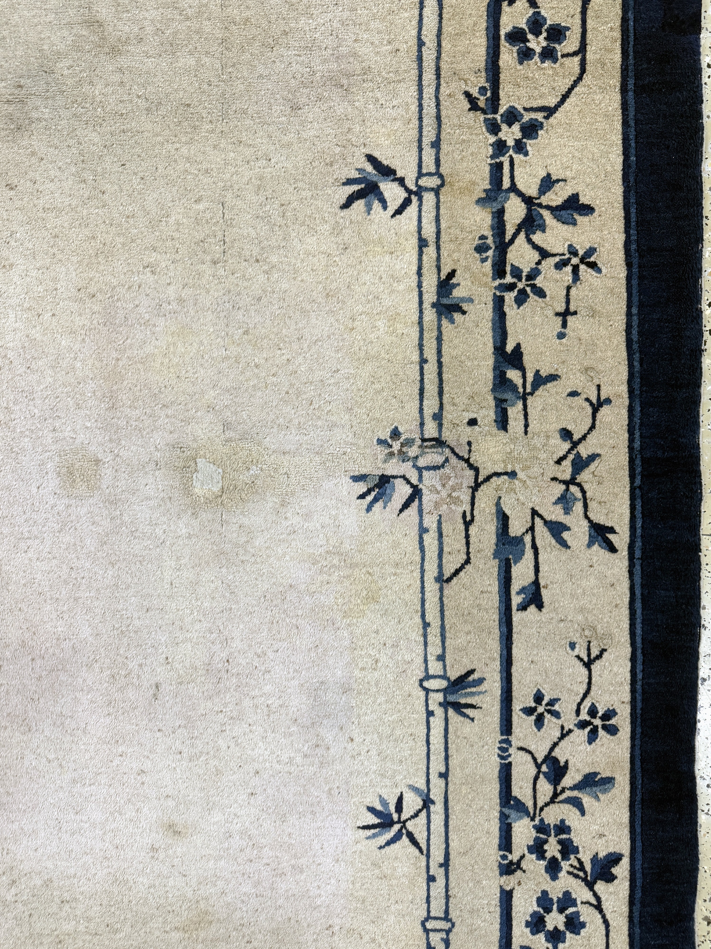 Detail e: Peking antik, China, um 1900, Wolle auf Baumwolle, ca. 350 x 267 cm, gereinigt, EHZ: 3(restauriert)