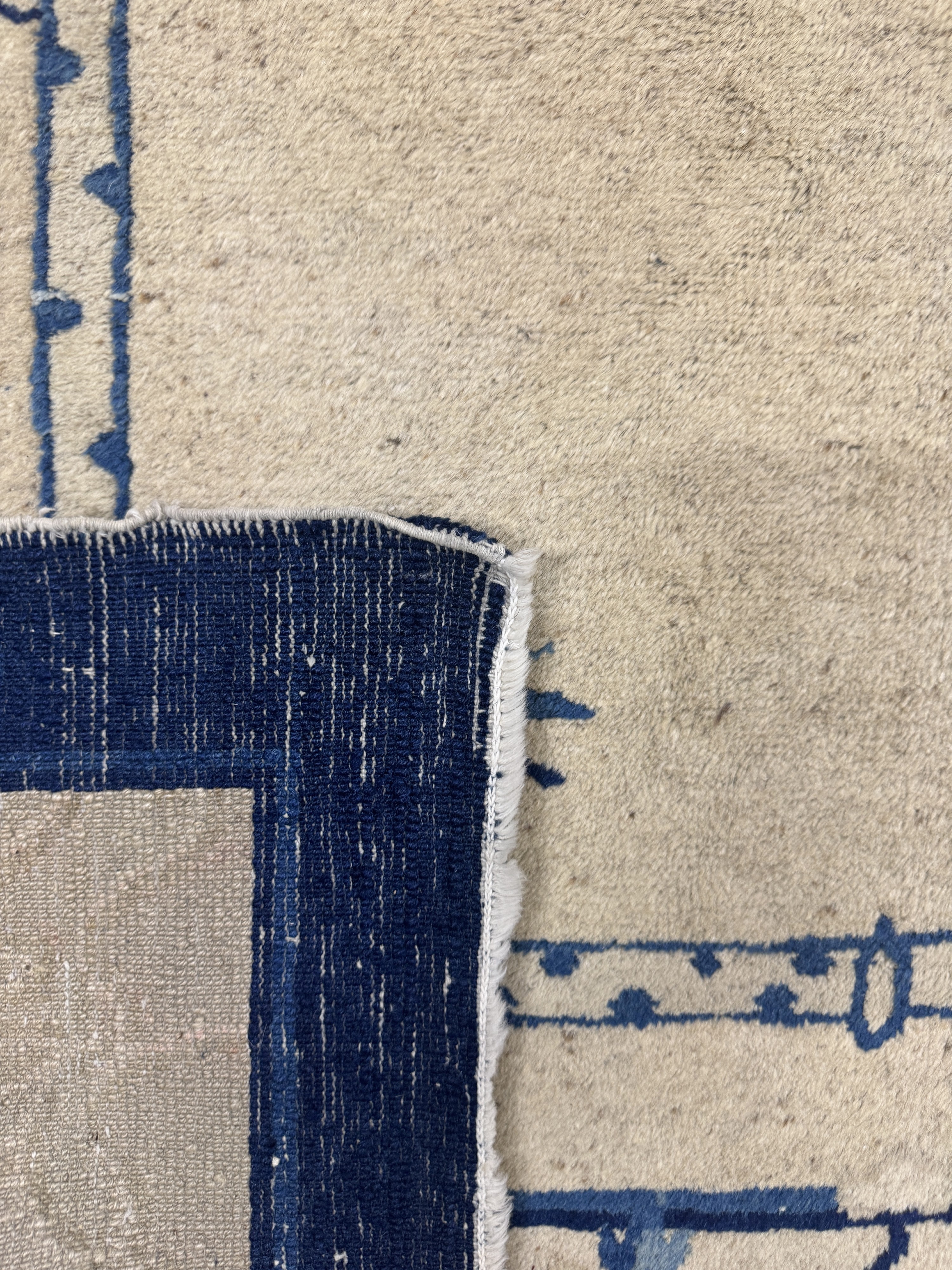 Detail j: Peking antik, China, um 1900, Wolle auf Baumwolle, ca. 350 x 267 cm, gereinigt, EHZ: 3(restauriert)