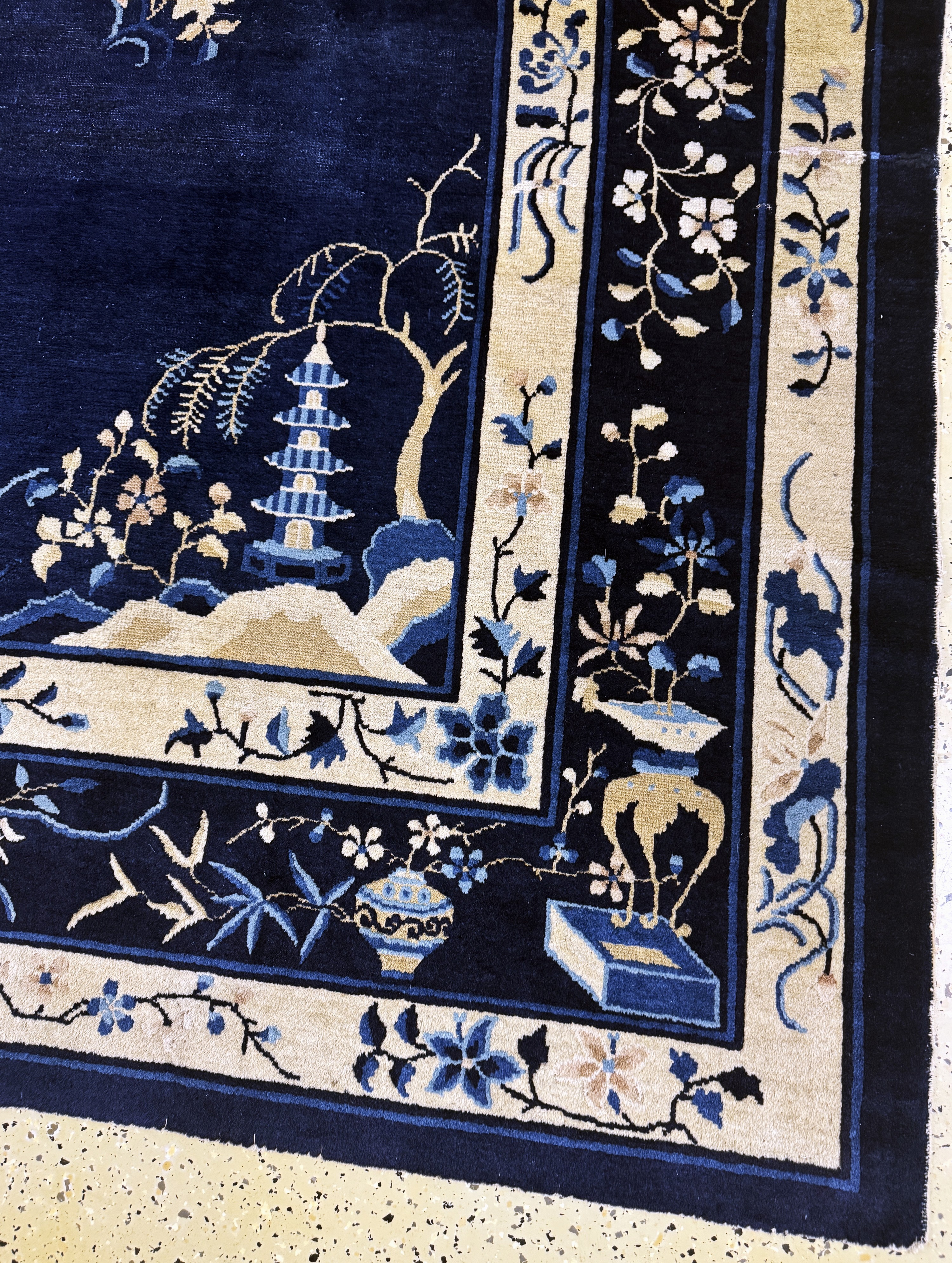 Detail a: Peking antik, China, um 1900, Wolle auf Baumwolle, ca. 357 x 273 cm, gereinigt, EHZ: 3-4(restauriert)