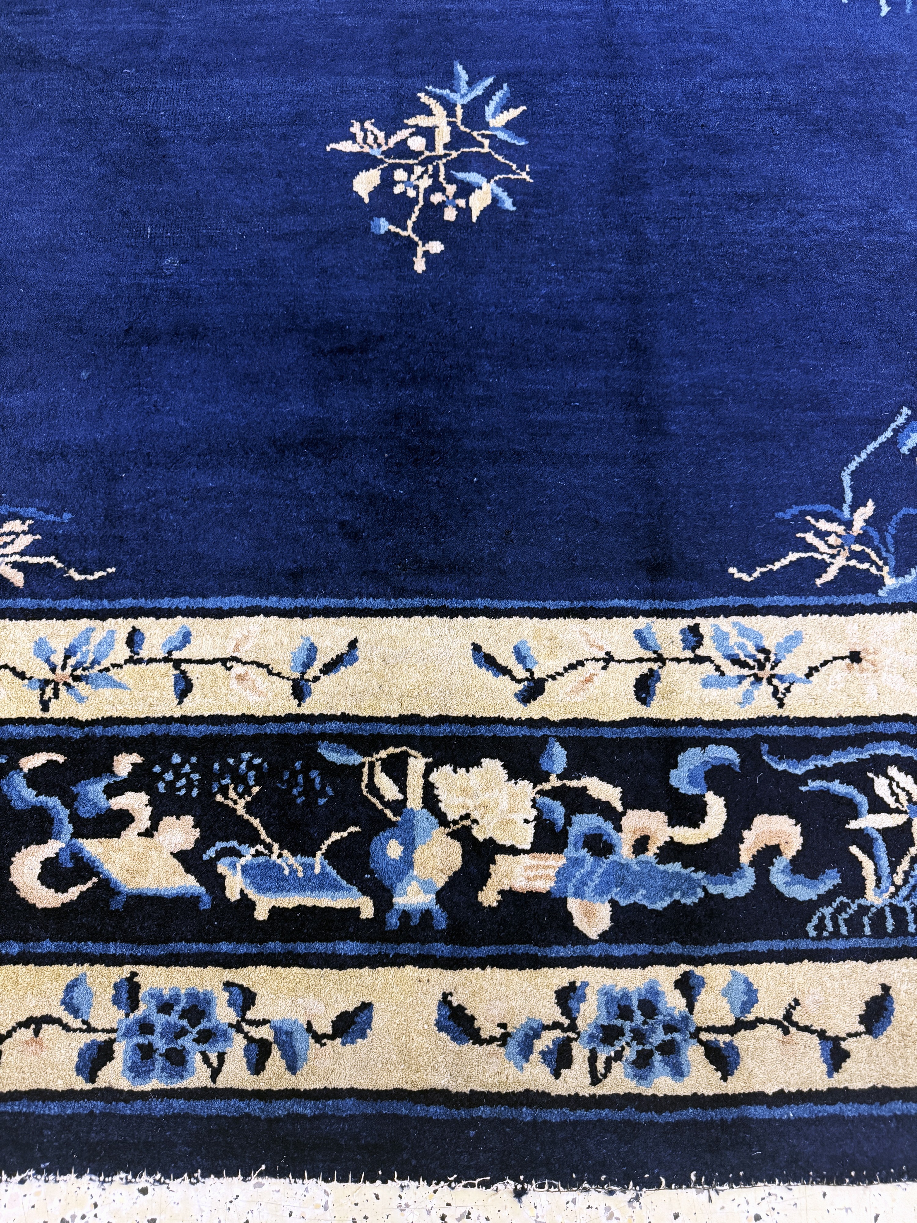 Detail g: Peking antik, China, um 1900, Wolle auf Baumwolle, ca. 357 x 273 cm, gereinigt, EHZ: 3-4(restauriert)