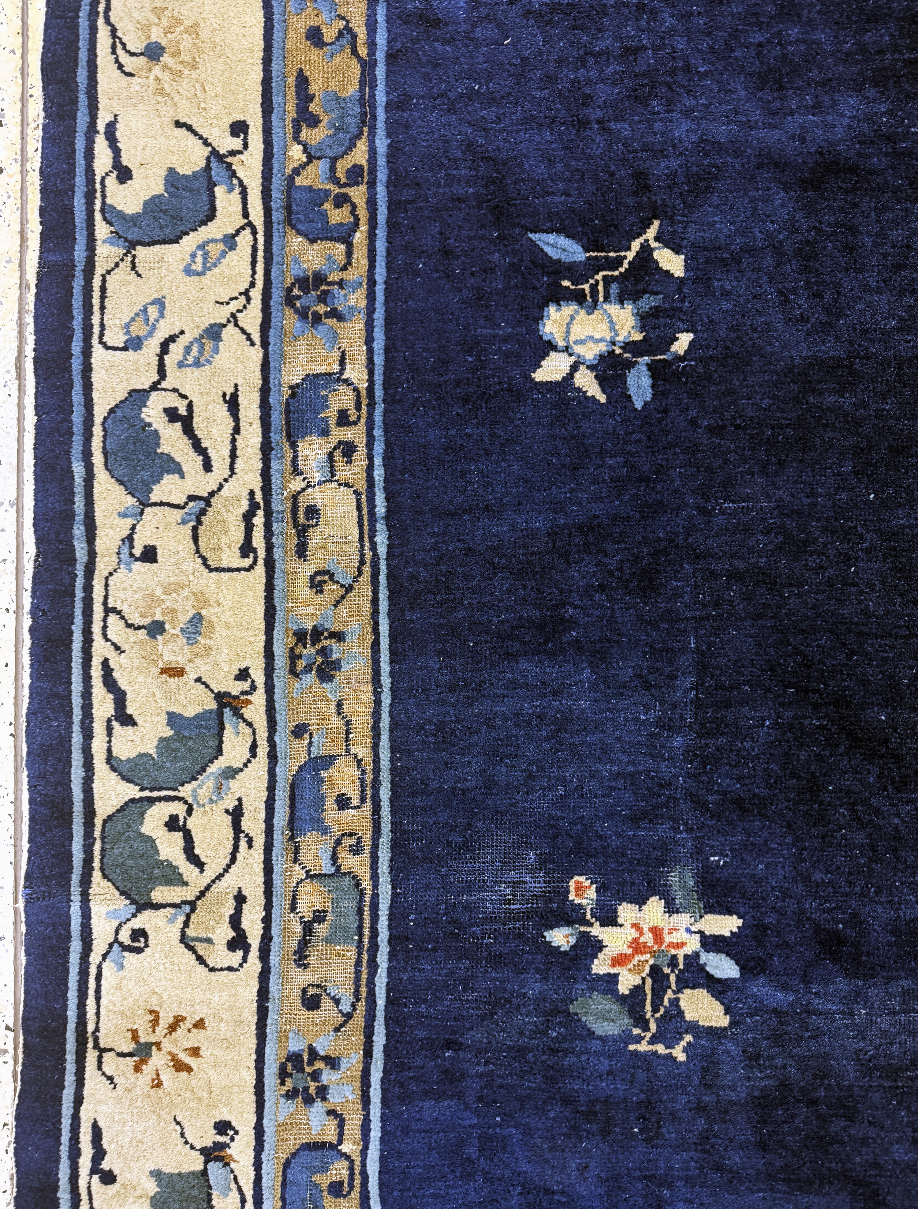 Detail c: Peking antik, China, um 1900, Wolle auf Baumwolle, ca. 357 x 270 cm, EHZ: 4, (restauriert)