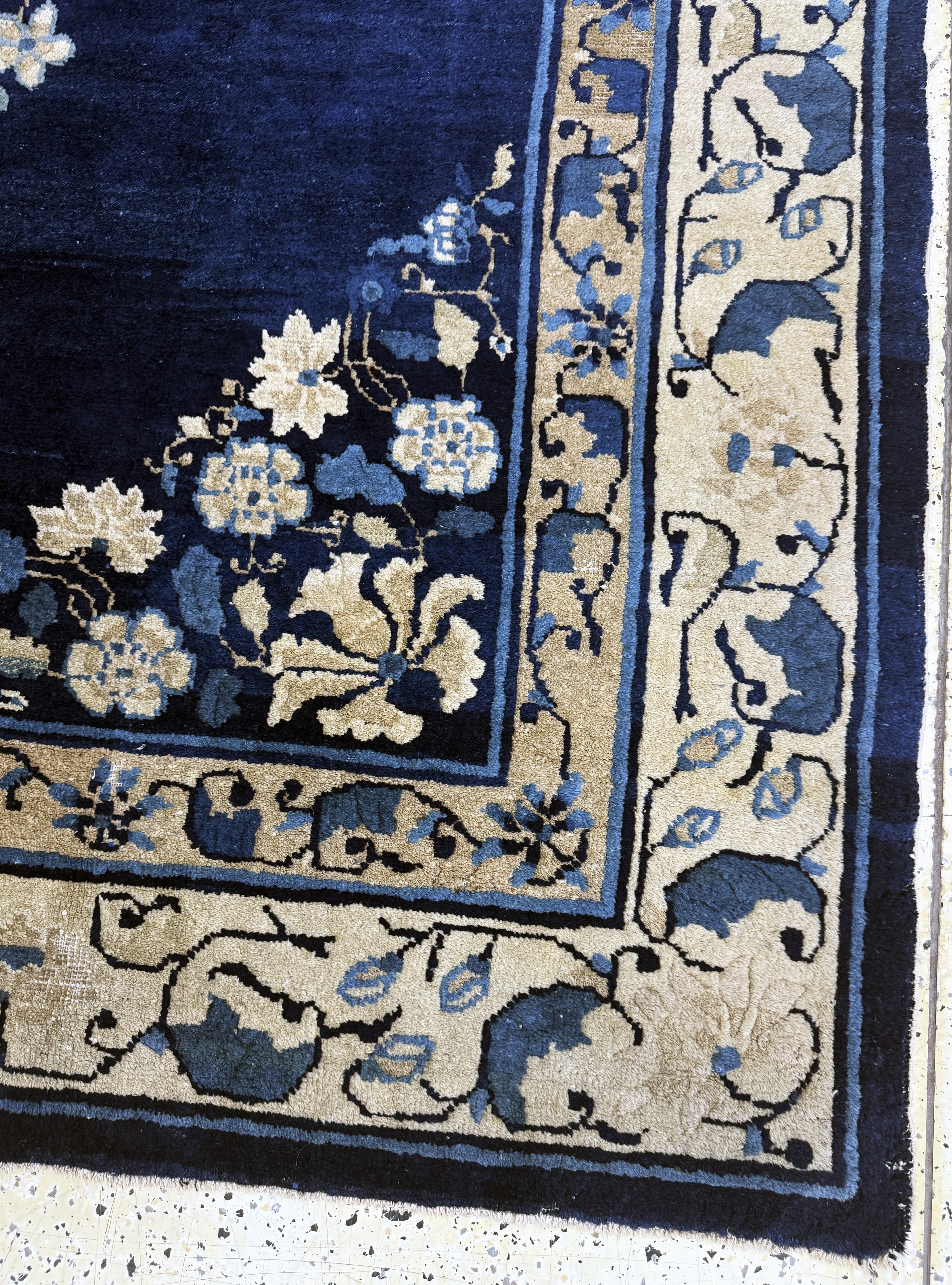 Detail f: Peking antik, China, um 1900, Wolle auf Baumwolle, ca. 357 x 270 cm, EHZ: 4, (restauriert)