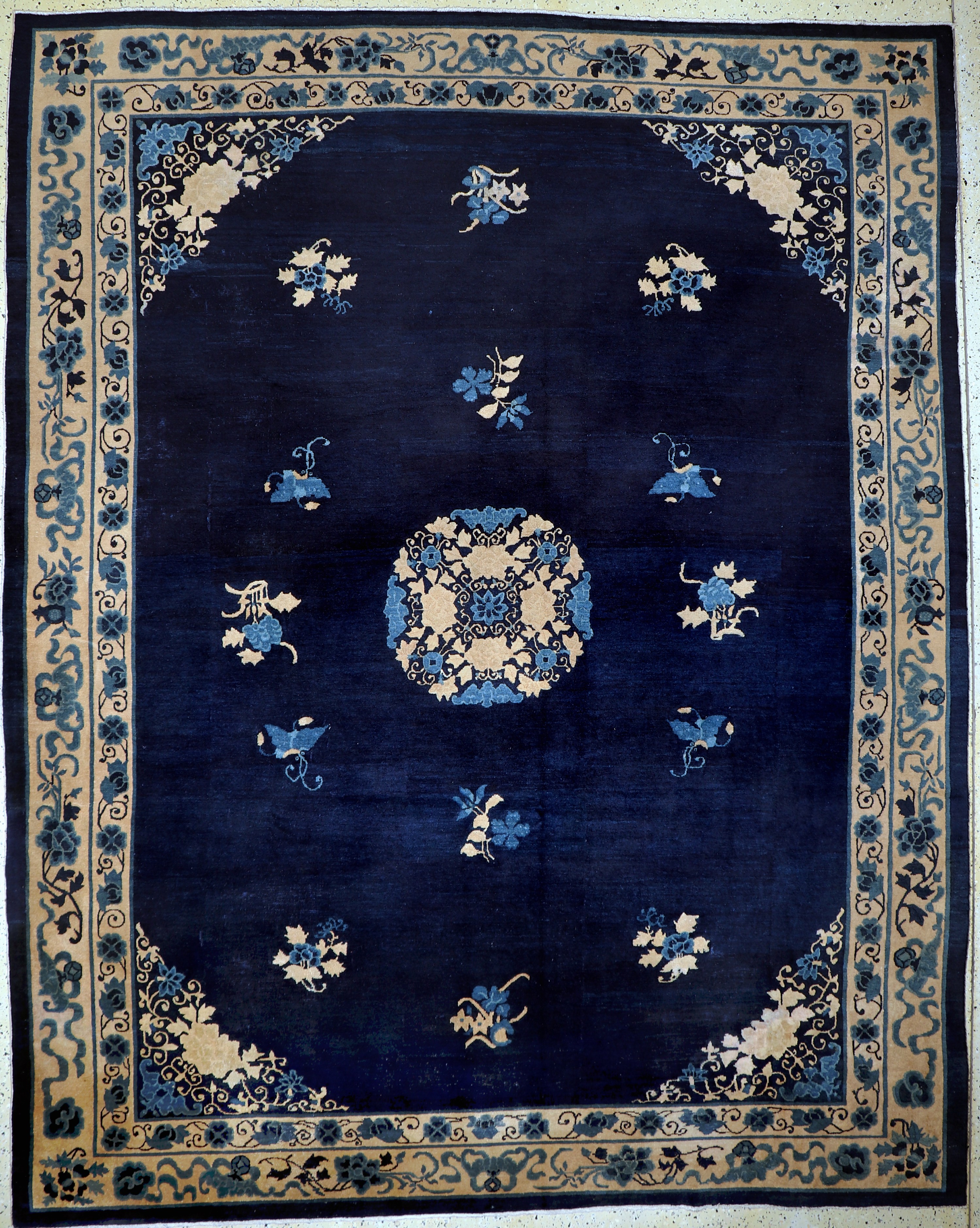 Image 27112237 - Peking antik, China, um 1900, Wolle auf Baumwolle, ca. 350 x 276 cm, EHZ: 3, (einige ...