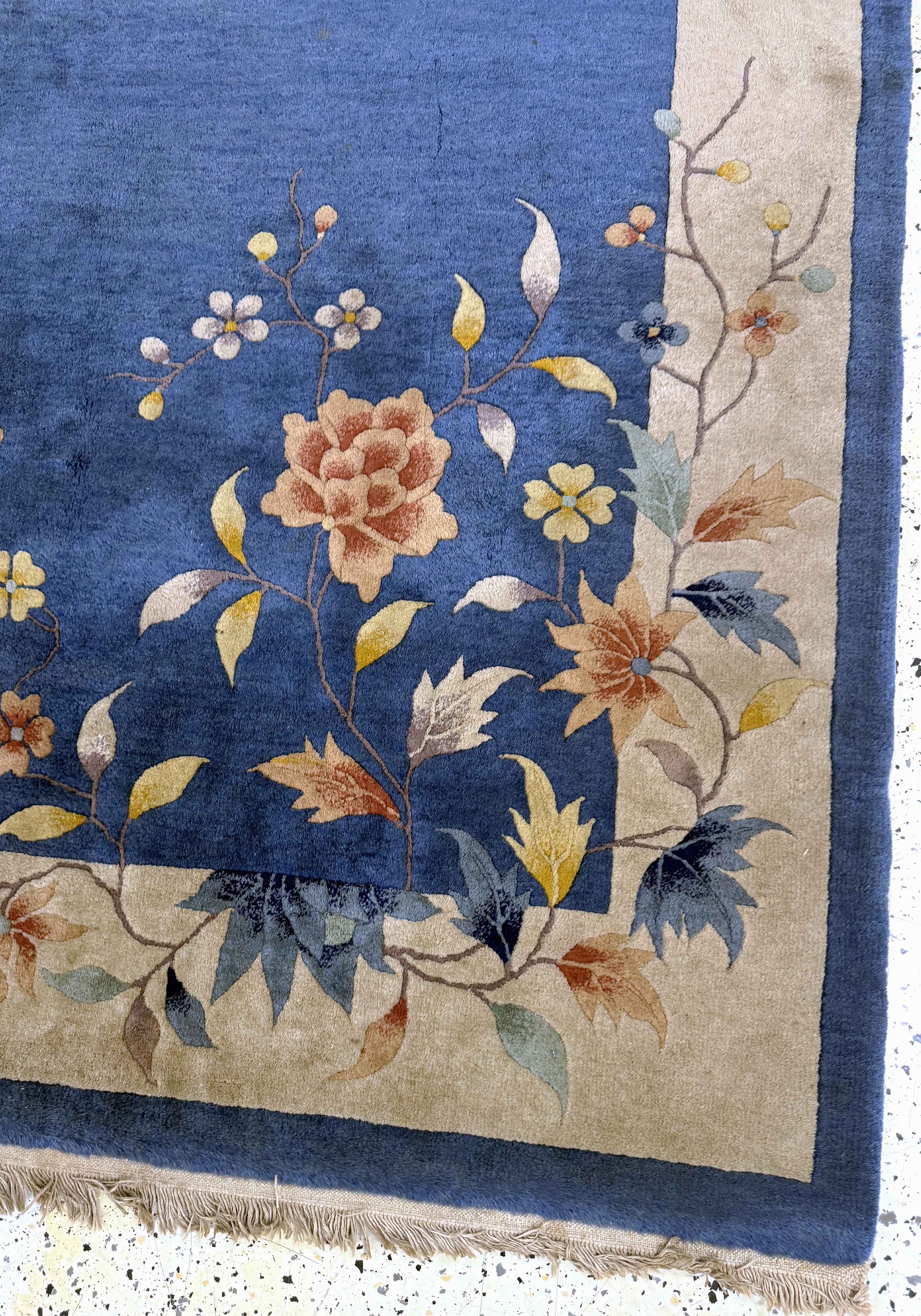 Detail c: Peking antik, China, um 1900, Wolle auf Baumwolle, ca. 270 x 180 cm, Reinigungsbedürftig, EHZ: 2