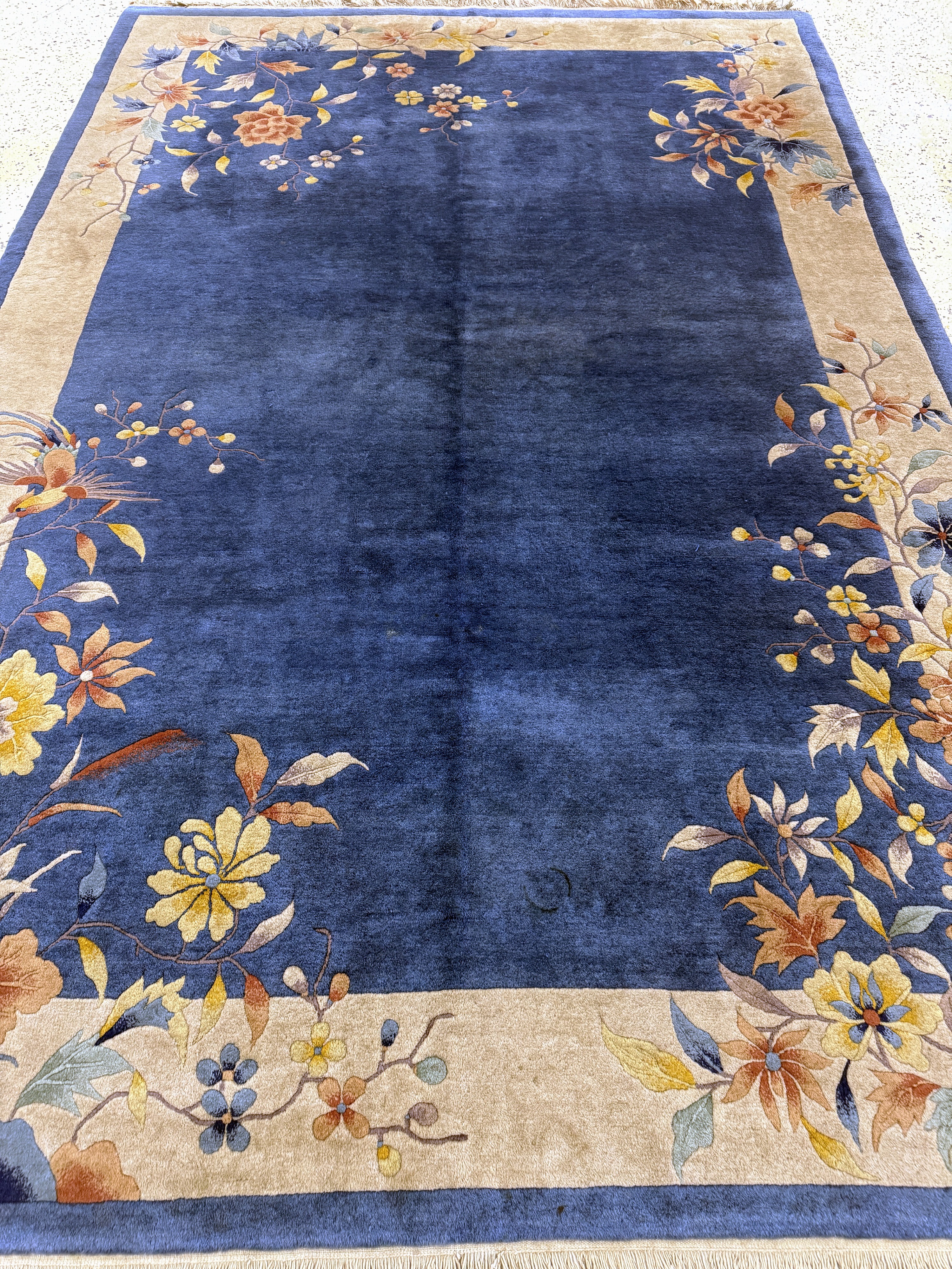 Detail e: Peking antik, China, um 1900, Wolle auf Baumwolle, ca. 270 x 180 cm, Reinigungsbedürftig, EHZ: 2