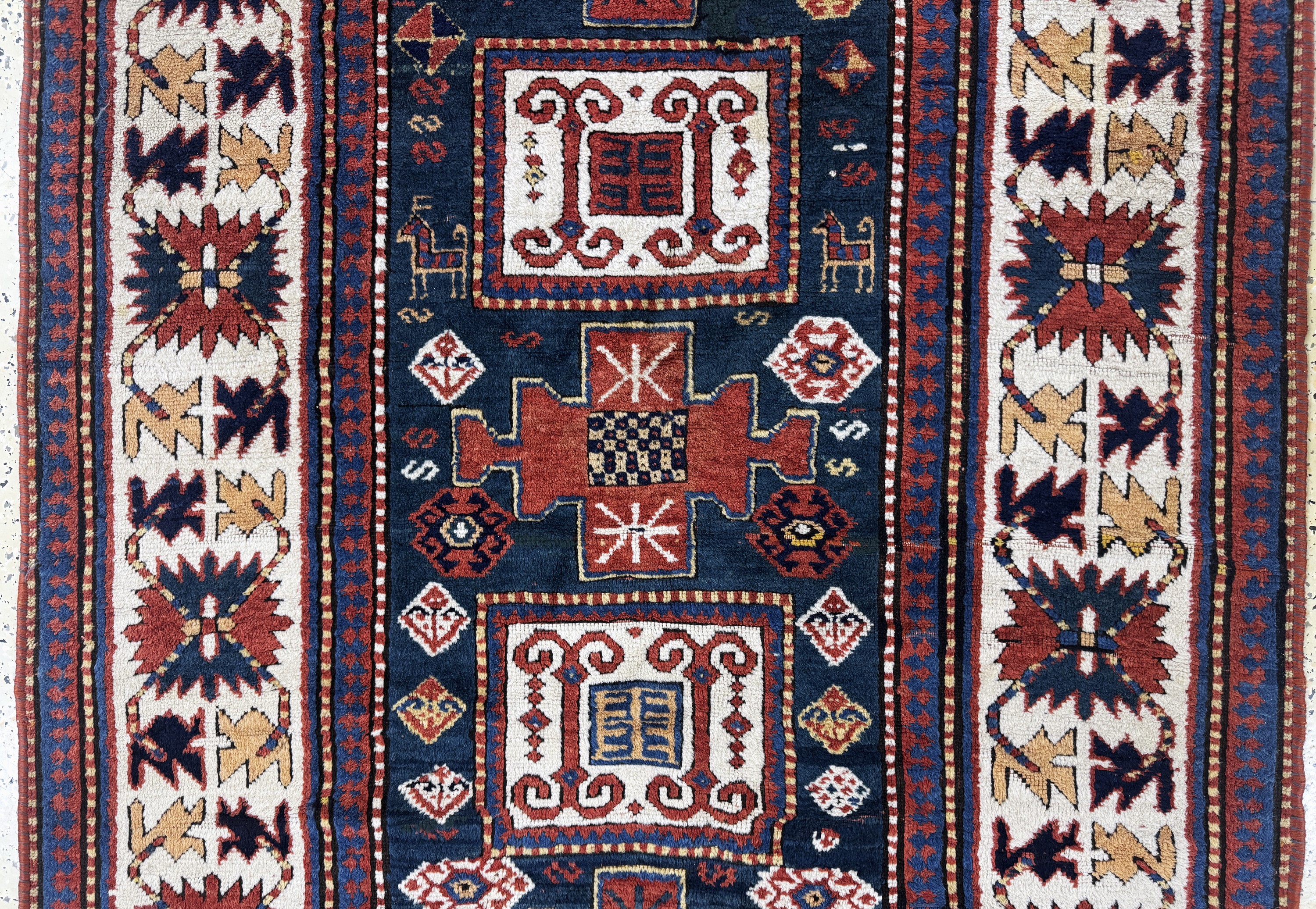 Detail b: "Karachoph-Kazak"antik, Kaukasus, 19.Jhd, Wolle auf Wolle, ca. 230 x 133 cm, verkürzt, EHZ: 3