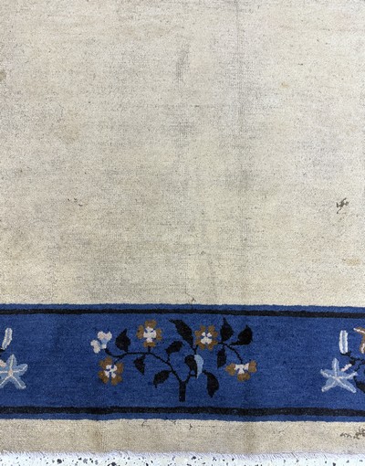 27112233g - Peking antik, China, um 1900, Wolle auf Baumwolle, ca. 350 x 277 cm, Mottenfraß, EHZ: ...