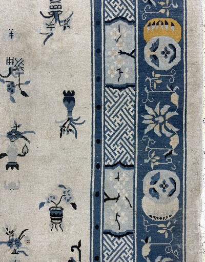 27112234e - Peking antik, China, um 1900, Wolle auf Baumwolle, ca. 385 x 305 cm, Mottenfraß, EHZ: ...