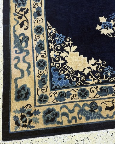 27112237g - Peking antik, China, um 1900, Wolle auf Baumwolle, ca. 350 x 276 cm, EHZ: 3, (einige ...