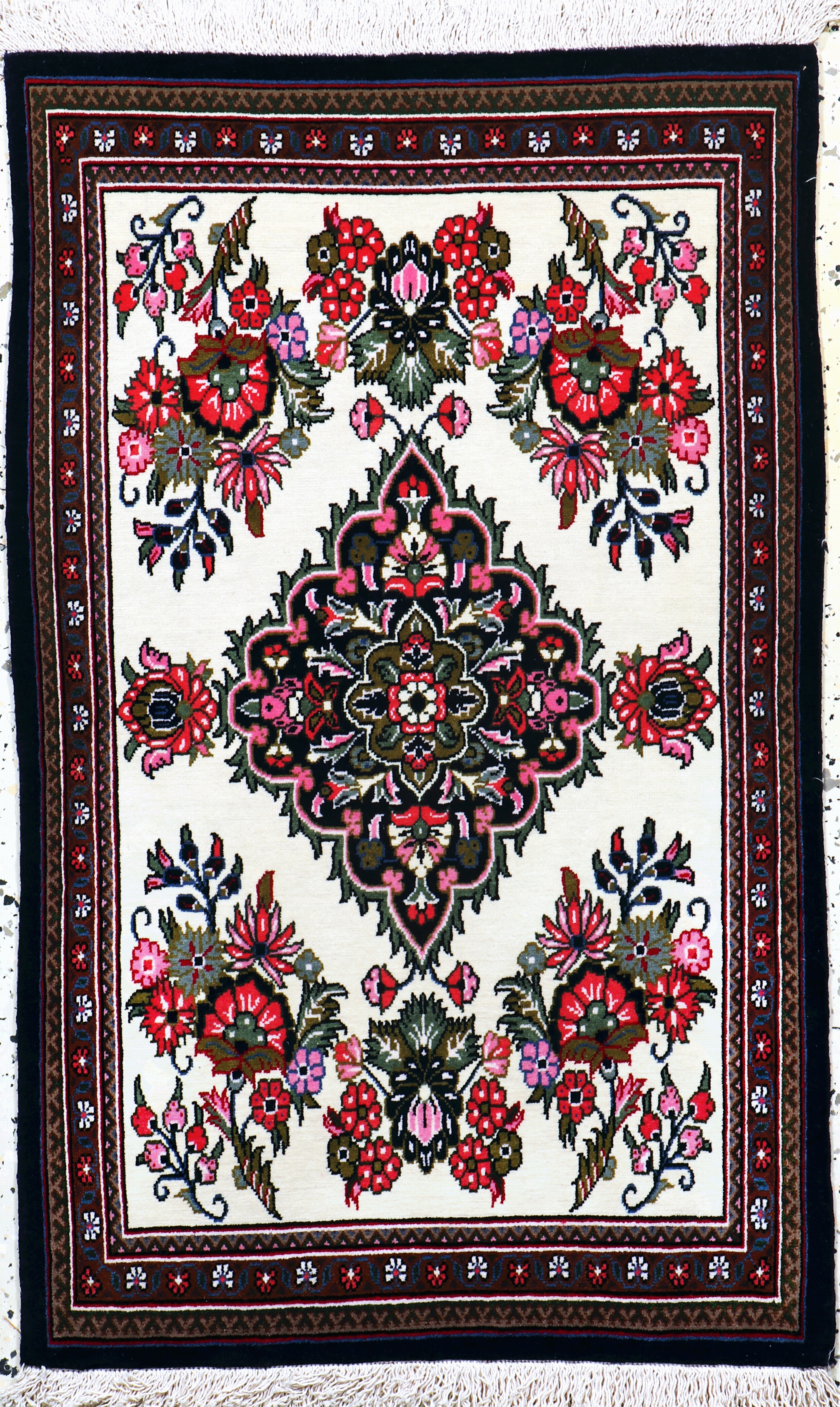 Image 27112418 - Ghom Kork, Persien, Neuwertig, Korkwolle, ca. 97 x 60 cm Schätzpreis: 450, - EUR