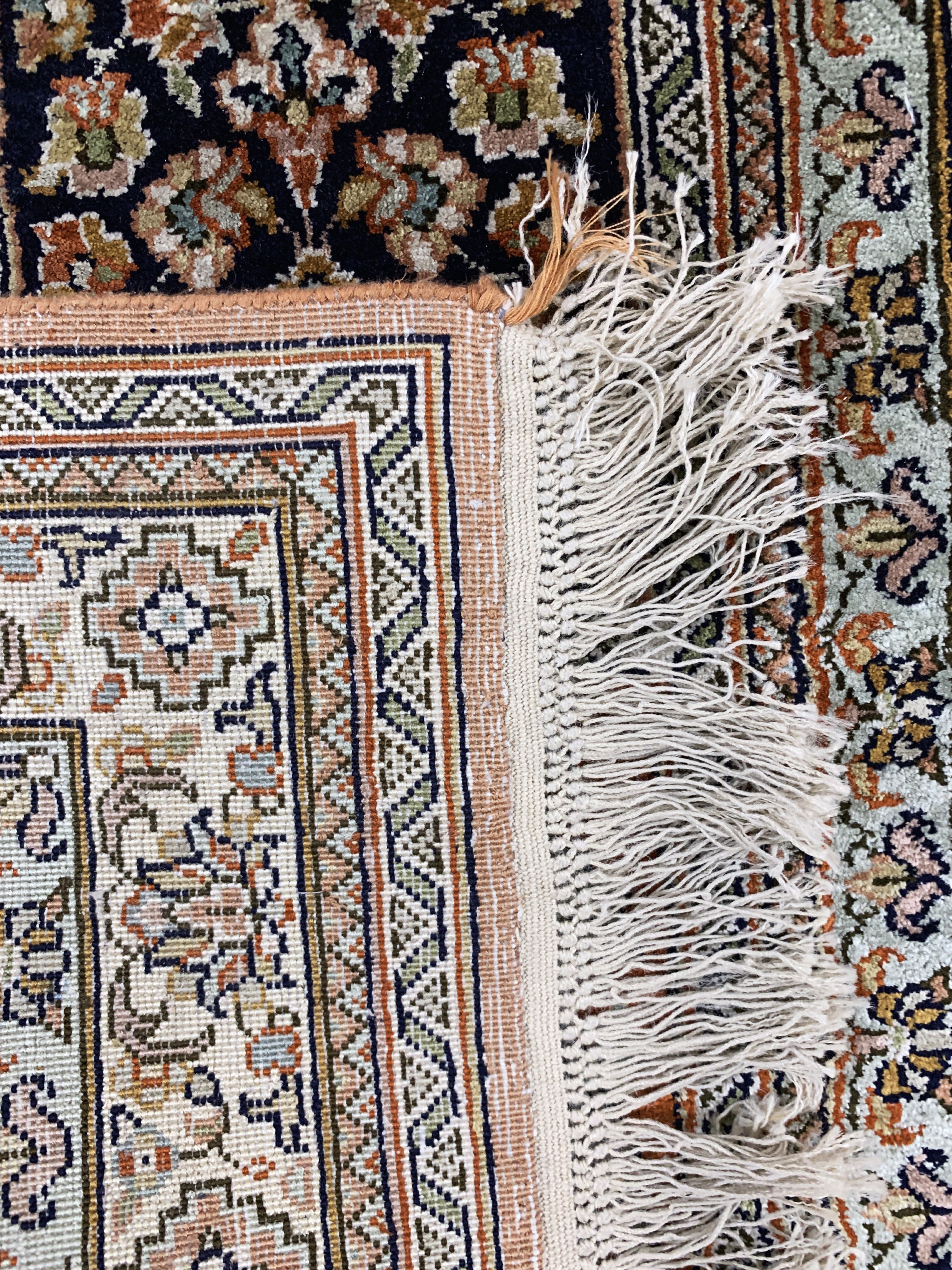 Detail e: Kaschmir Seide, Indien, Ende 20.Jhd, Seide auf Baumwolle, ca. 300 x 77 cm, Reinigungsbedürftig, EHZ: 1-2