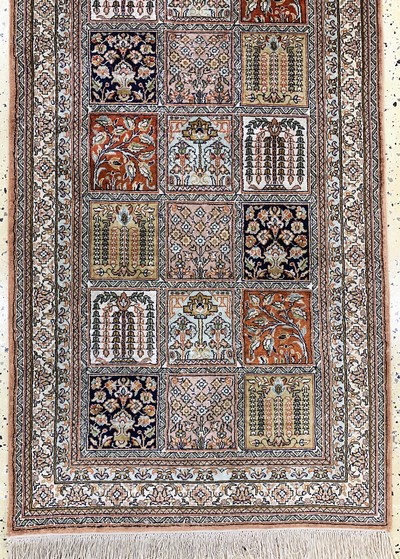 27112450c - Kaschmir Seide, Indien, Ende 20.Jhd, Seide auf Baumwolle, ca. 300 x 77 cm, ...