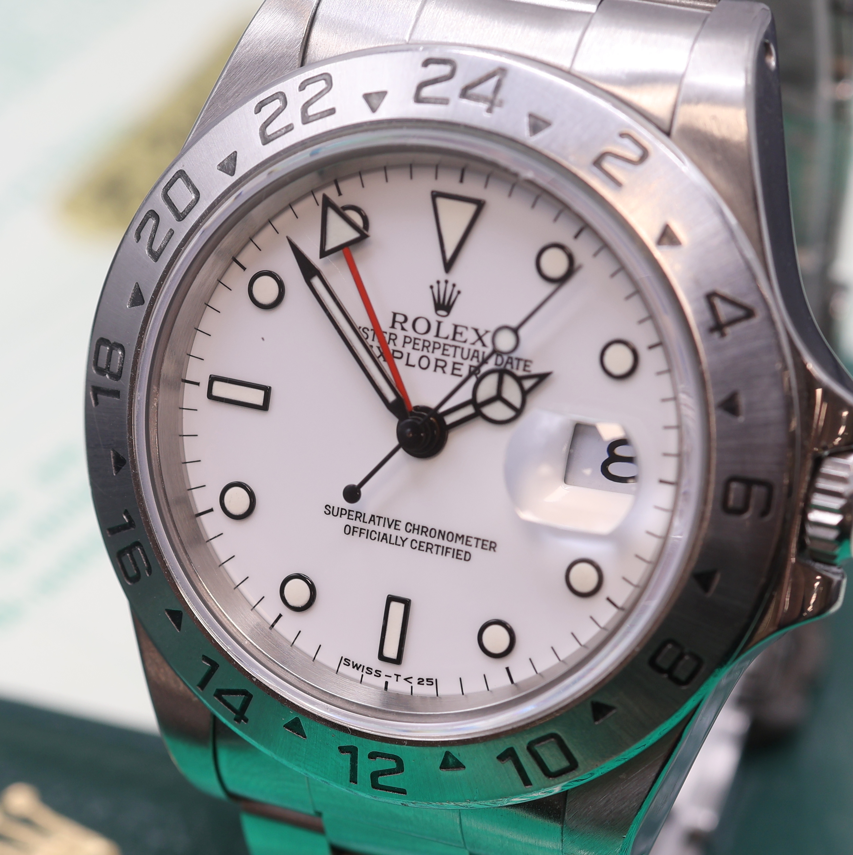 Detail a: ROLEX Herrenarmbanduhr Oyster Perpetual Date Explorer II Referenz 16570, Automatik, Edelstahlgeh. inkl. Oysterband (Ref. 78360), Lünette m. arab. ...