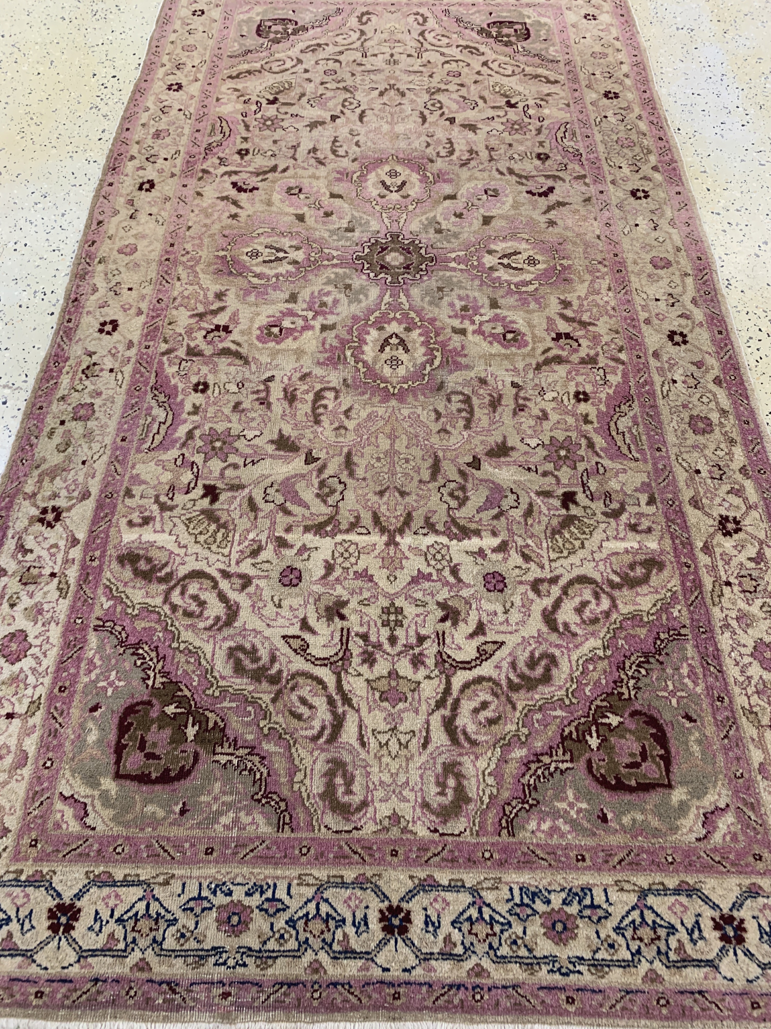 Detail e: Agra antik, Indien, um 1900, Wolle auf Baumwolle, ca. 240 x 125 cm, gereinigt, EHZ: 2
