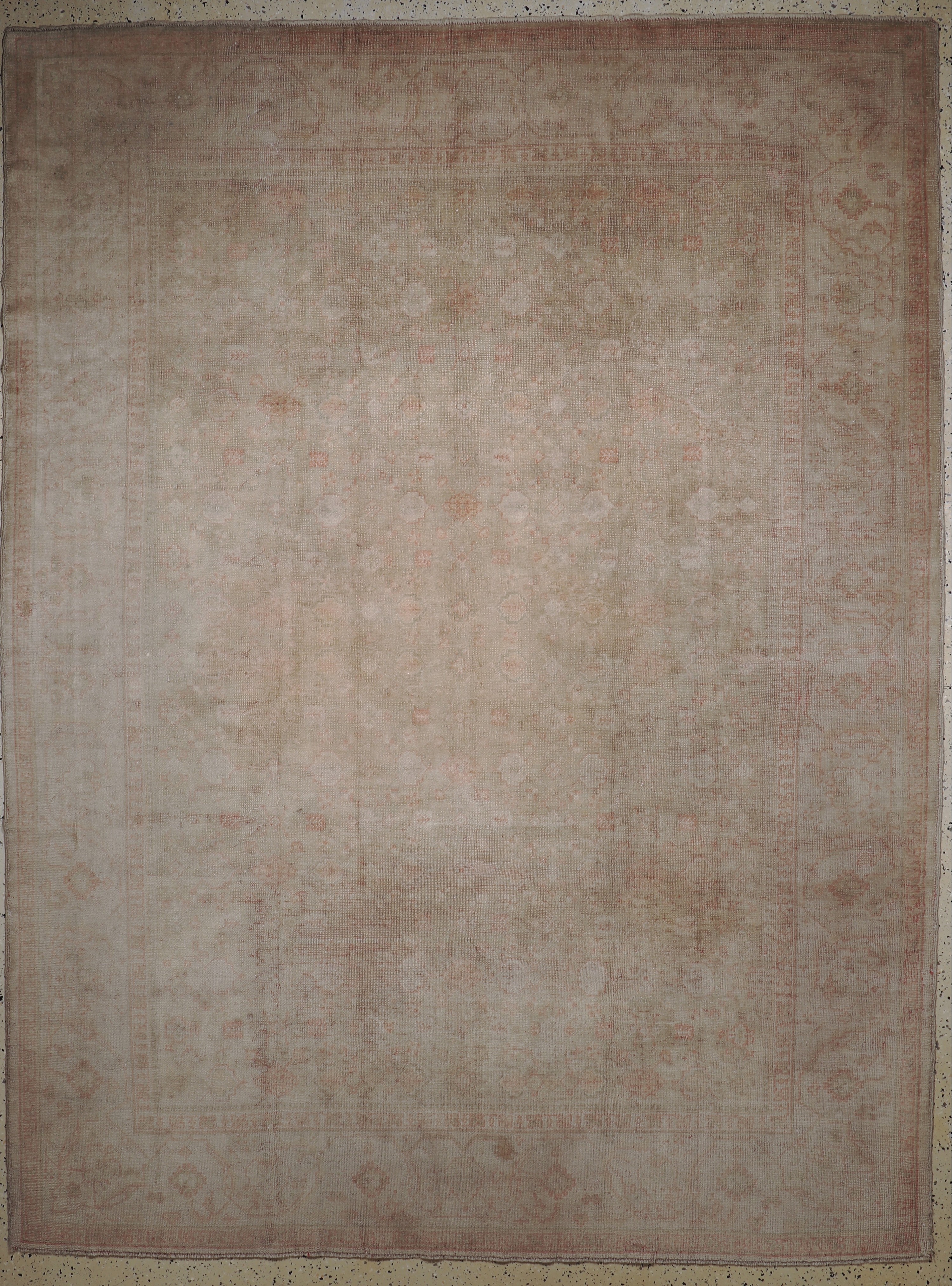 Image 27112513 - Uschak antik, Türkei, 19.Jhd, Wolle auf Wolle, ca. 340 x 255 cm, EHZ: 3, (restauriert) ...