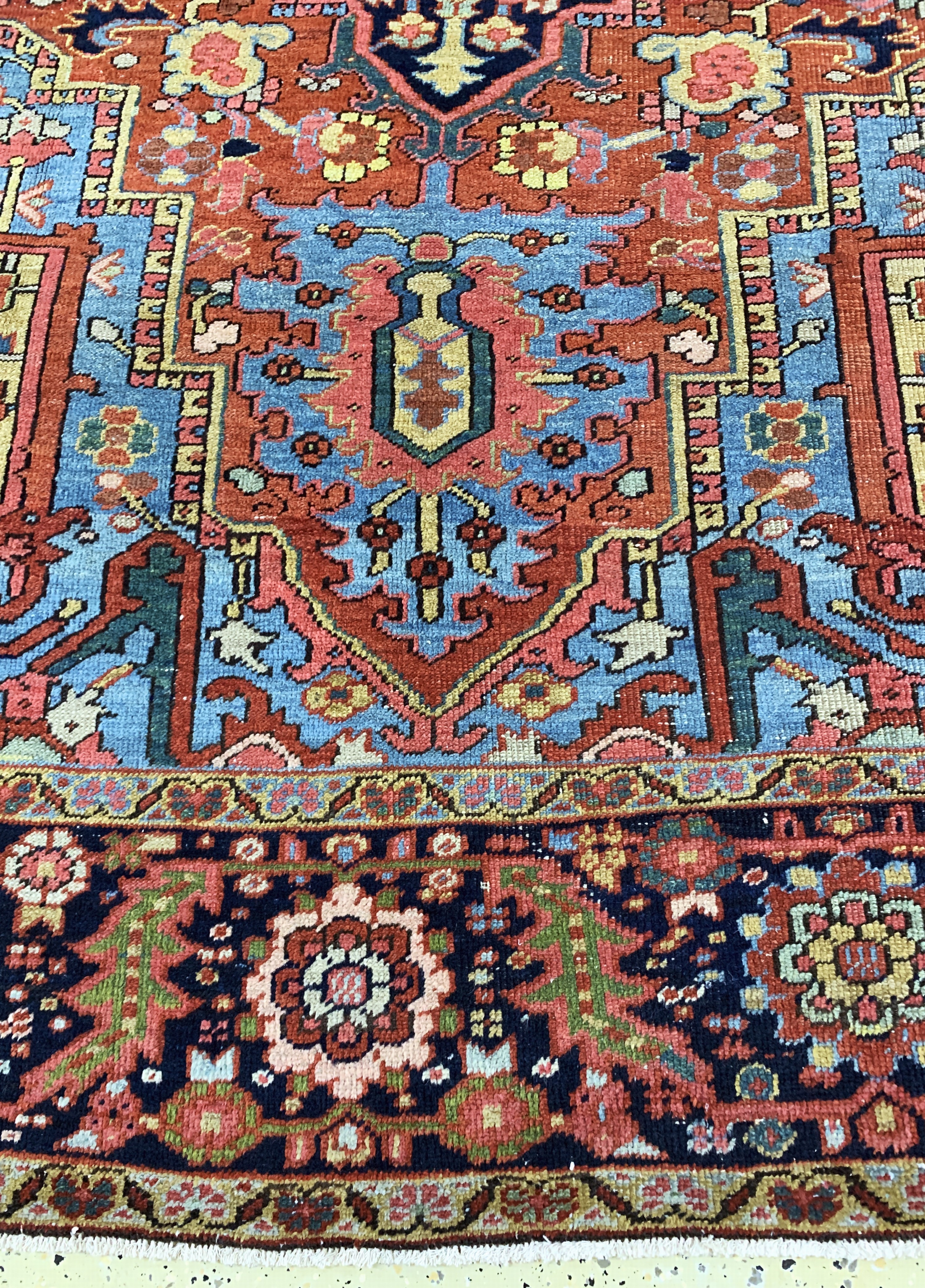Detail b: Heriz antik, Persien, um 1900, Wolle auf Baumwolle, ca. 360 x 255 cm, gereinigt, EHZ: 2