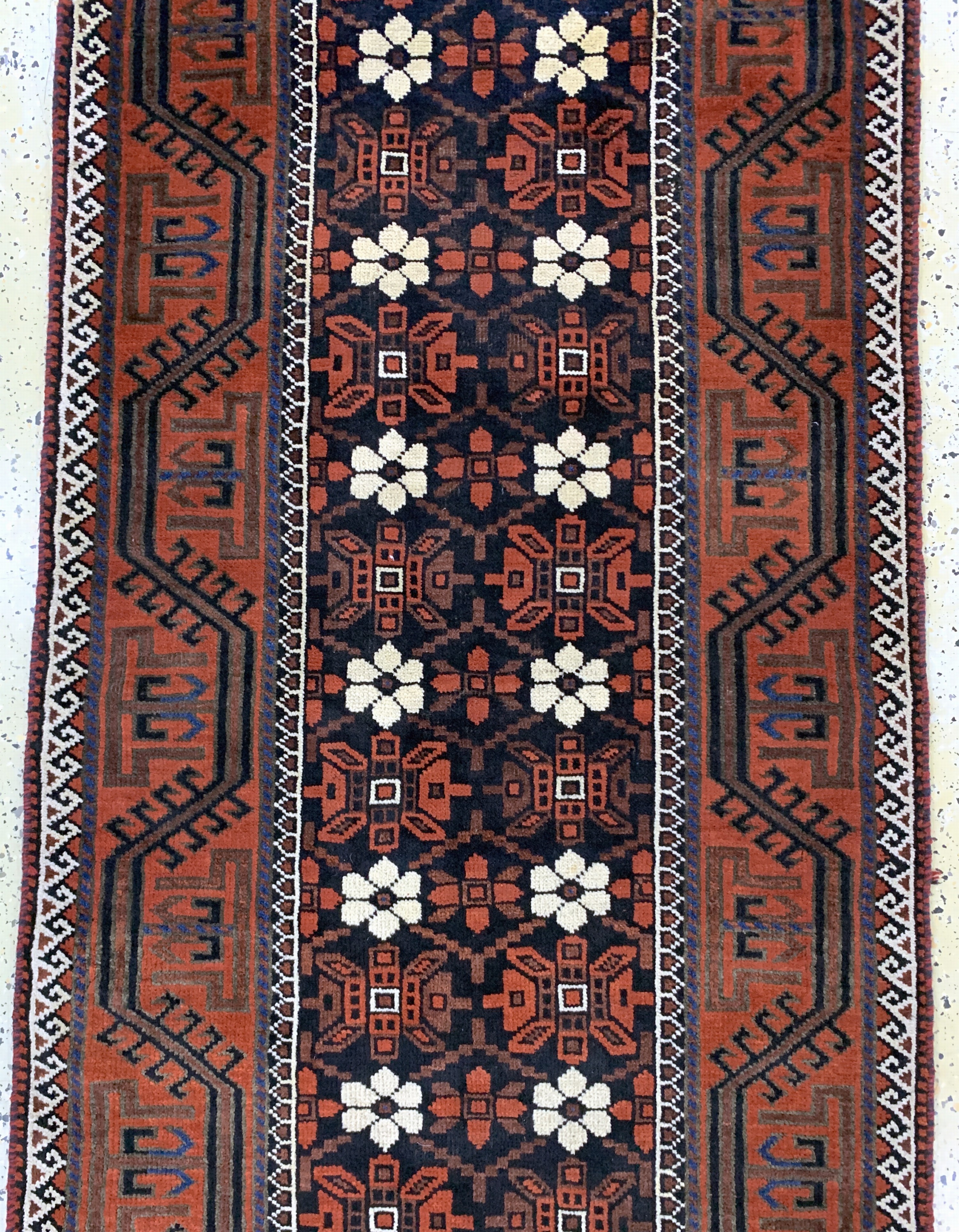 Detail b: Belutsch antik, Persien, um 1900, Wolle aufWolle, ca. 445 x 92 cm, gereinigt, EHZ: 2