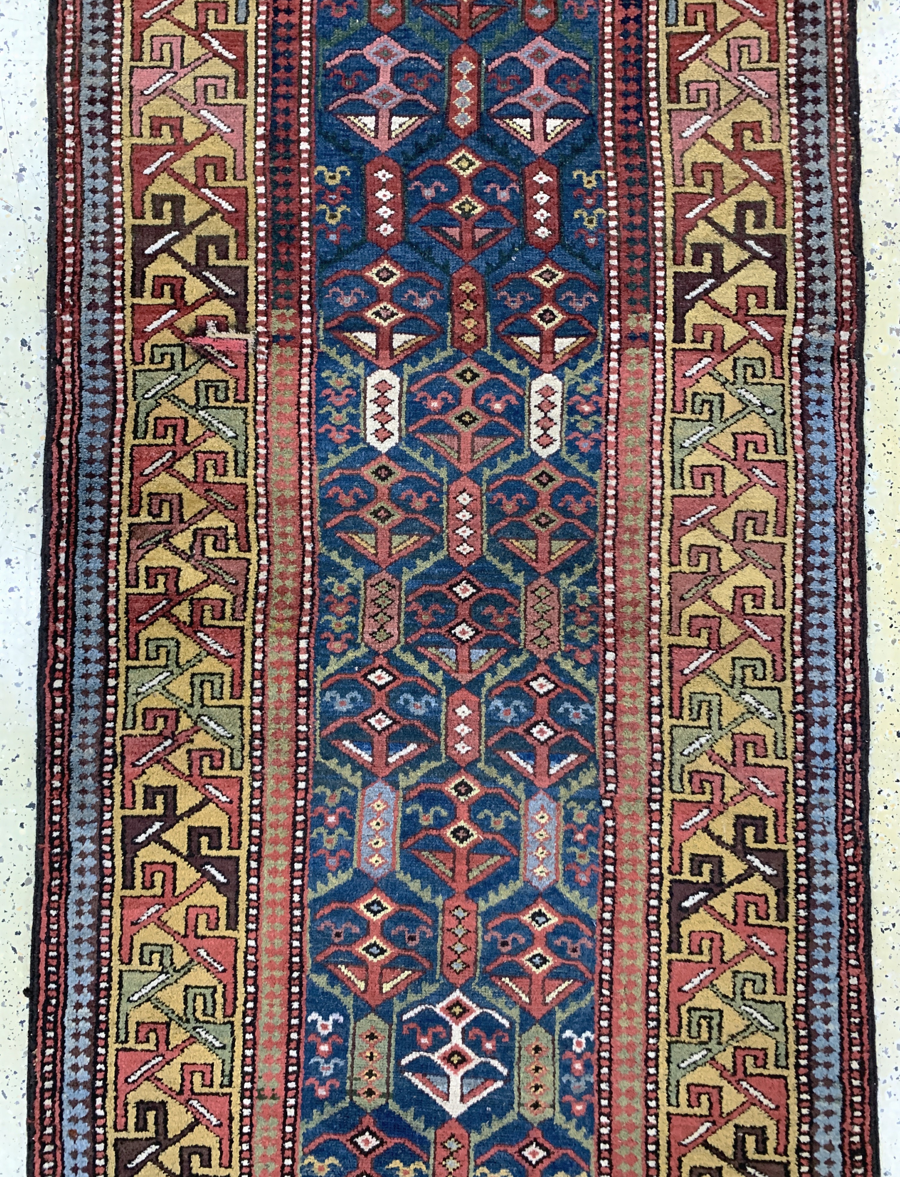 Detail b: Shahsawan antik, Persien, um 1900, Wolle auf Wolle, ca. 500 x 115 cm, gereinigt, EHZ: 1-2, (kleine Restaurierung)
