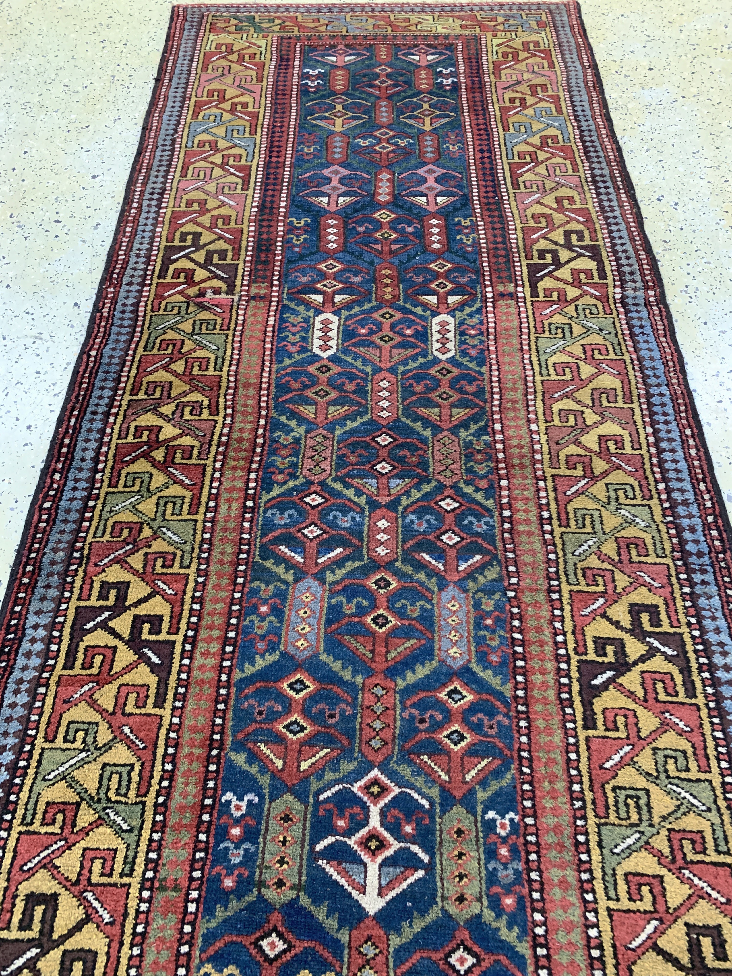 Detail g: Shahsawan antik, Persien, um 1900, Wolle auf Wolle, ca. 500 x 115 cm, gereinigt, EHZ: 1-2, (kleine Restaurierung)