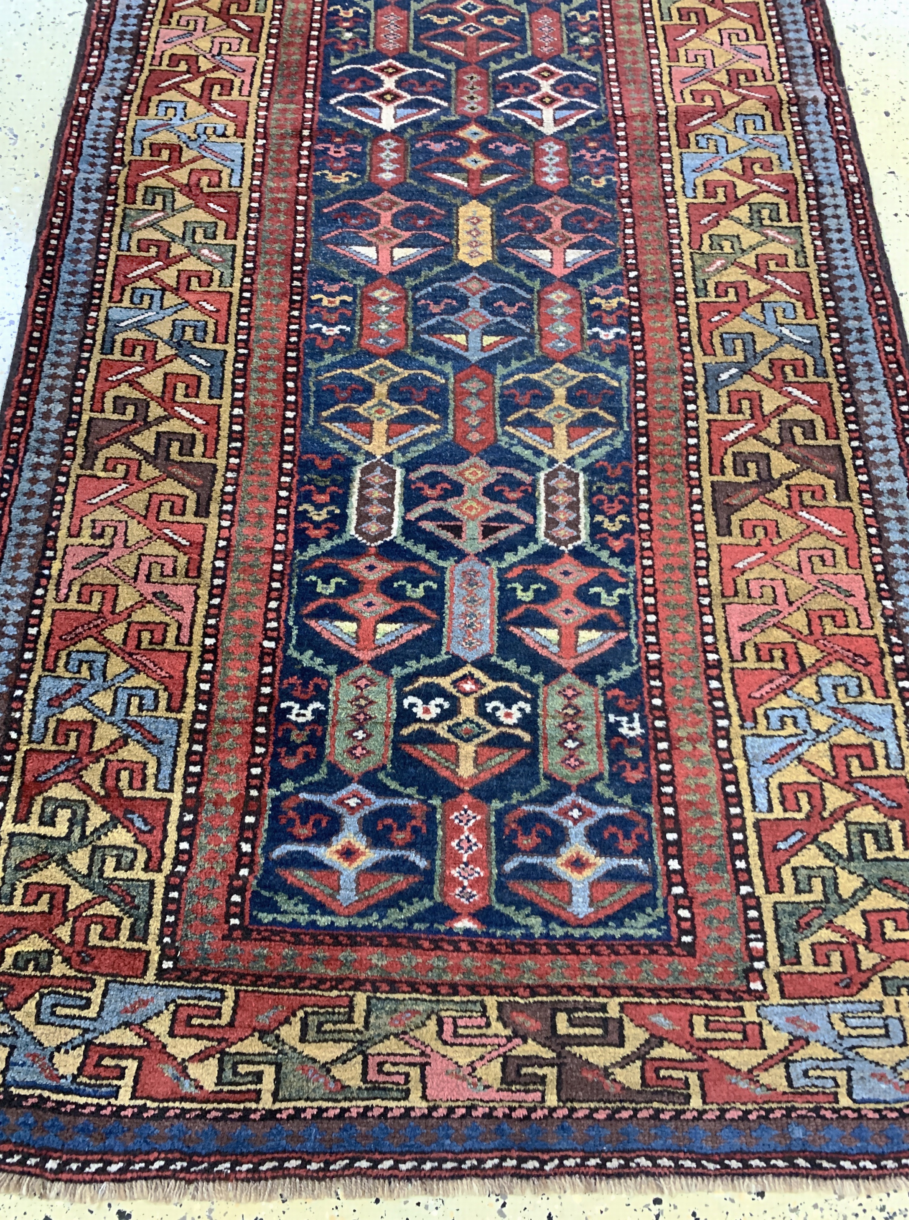 Detail i: Shahsawan antik, Persien, um 1900, Wolle auf Wolle, ca. 500 x 115 cm, gereinigt, EHZ: 1-2, (kleine Restaurierung)