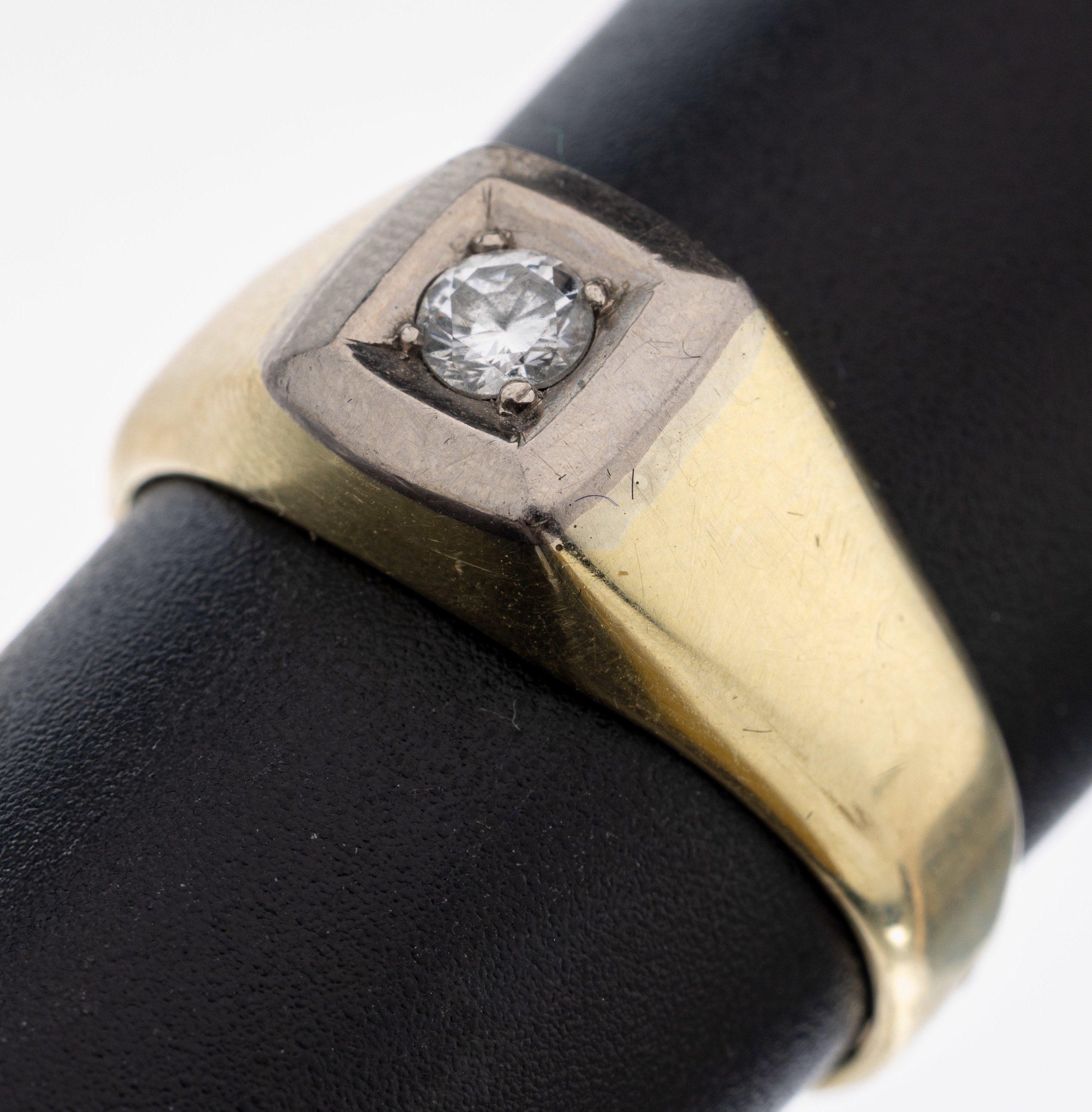 Image 27112537 - 14 kt Gold Brillant-Ring, GG/WG 585/000, inWG gefasster Brillant ca. 0.15 ct Weiß/si, ...