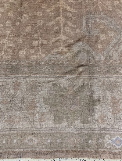 27112518b - Uschak antik, Türkei, um 1900, Wolle auf Baumwolle, ca. 330 x 305 cm, gereinigt, EHZ: ...