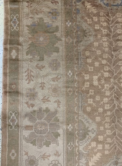 27112518e - Uschak antik, Türkei, um 1900, Wolle auf Baumwolle, ca. 330 x 305 cm, gereinigt, EHZ: ...