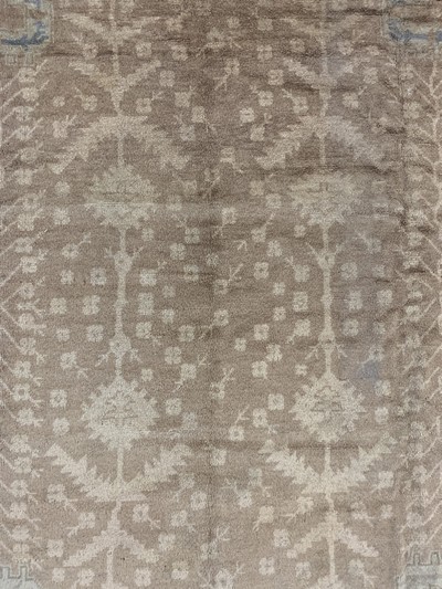 27112518f - Uschak antik, Türkei, um 1900, Wolle auf Baumwolle, ca. 330 x 305 cm, gereinigt, EHZ: ...