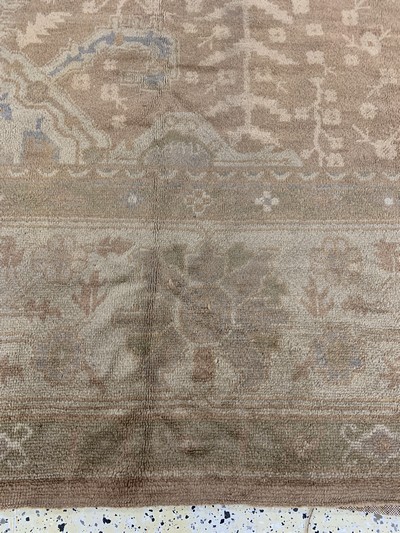 27112518j - Uschak antik, Türkei, um 1900, Wolle auf Baumwolle, ca. 330 x 305 cm, gereinigt, EHZ: ...
